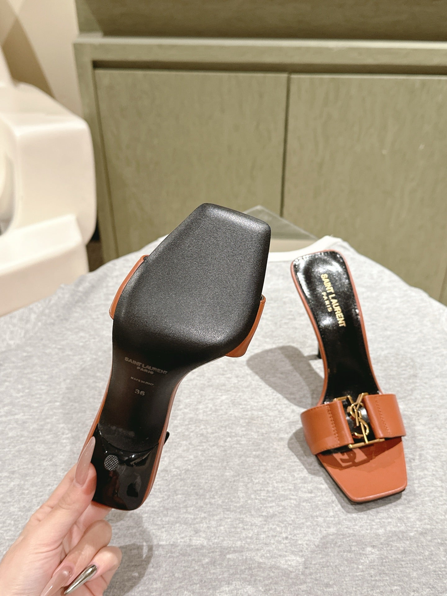 YSL 25S SQUARE-TOE HIGH-HEEL SANDALS 100 MM IN BURNT ORANGE BROWN LAMBSKIN WITH GOLD HARDWARE - 35