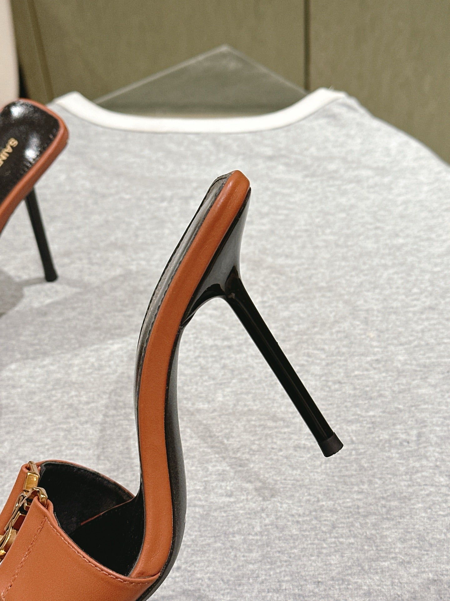 YSL 25S SQUARE-TOE HIGH-HEEL SANDALS 100 MM IN BURNT ORANGE BROWN LAMBSKIN WITH GOLD HARDWARE - 35