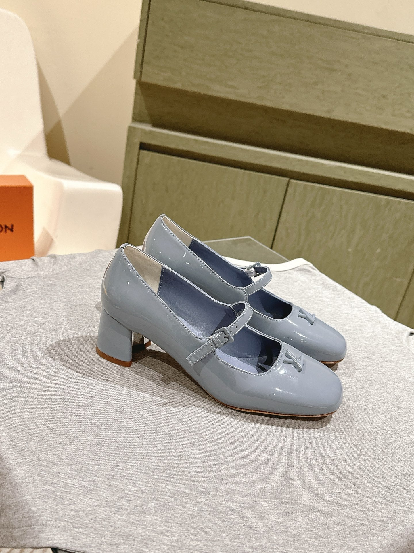 SWING HIGH MARY JANE 55 MM IN ICE BLUE PATENT CALFSKIN - 35