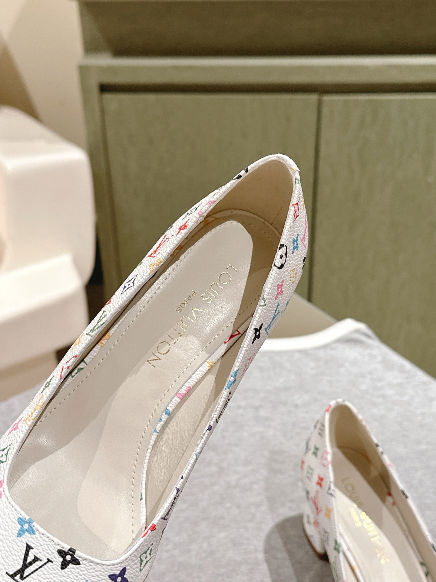 SWING HIGH PUMP 55 MM IN WHITE MONOGRAM CALFSKIN - 35