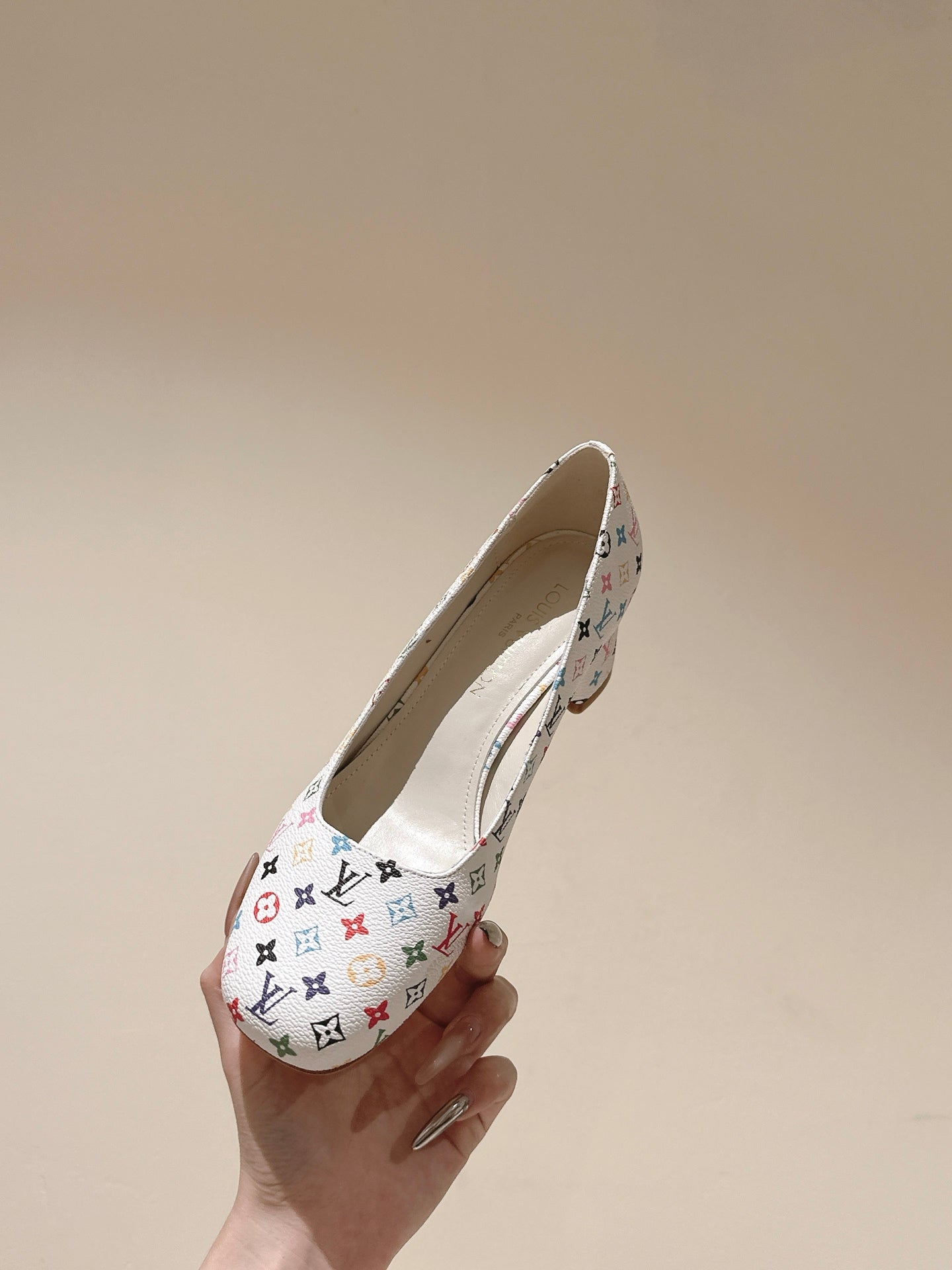 SWING HIGH PUMP 55 MM IN WHITE MONOGRAM CALFSKIN - 35