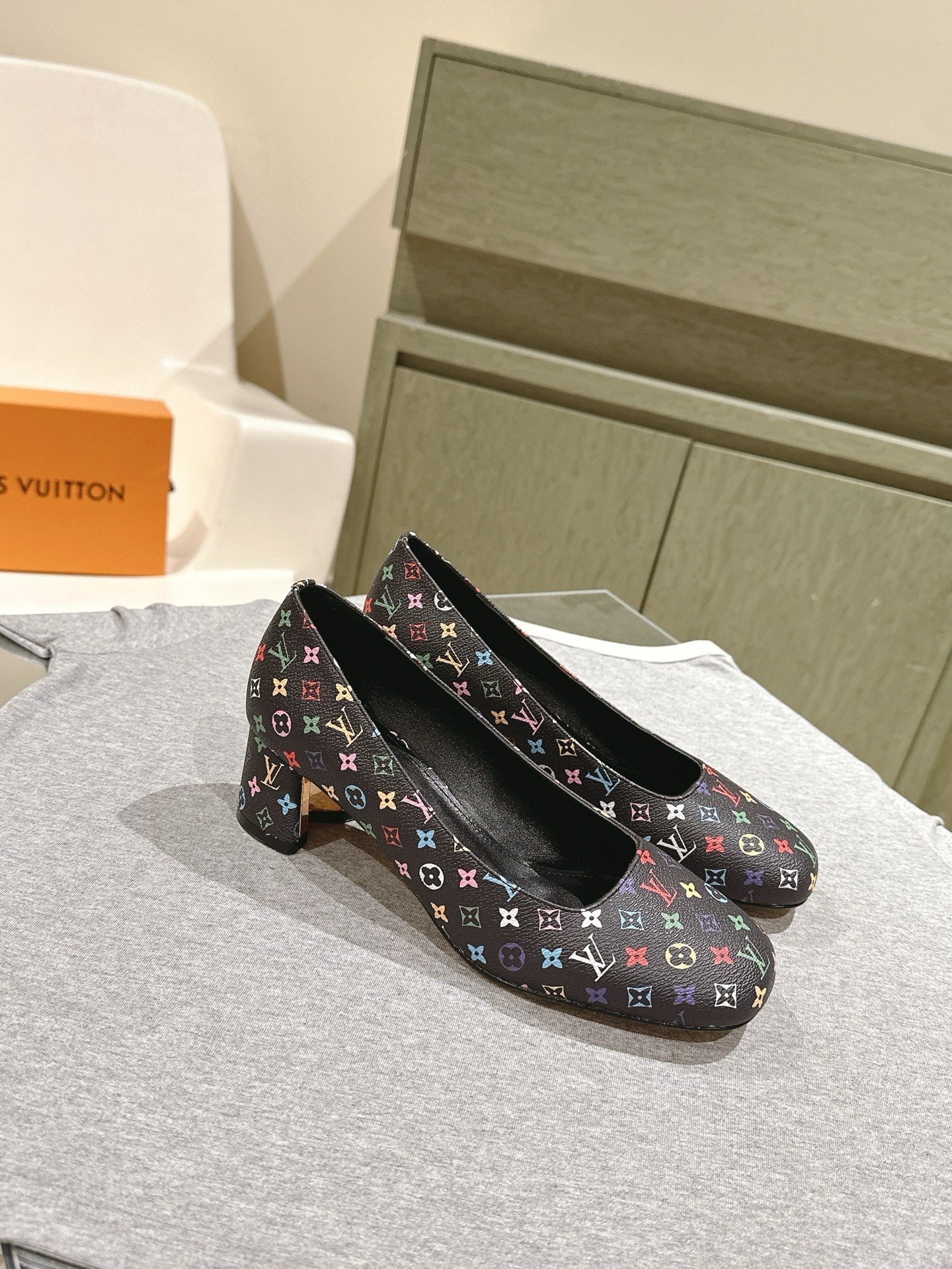 SWING HIGH PUMP 55 MM IN BLACK MONOGRAM CALFSKIN - 35