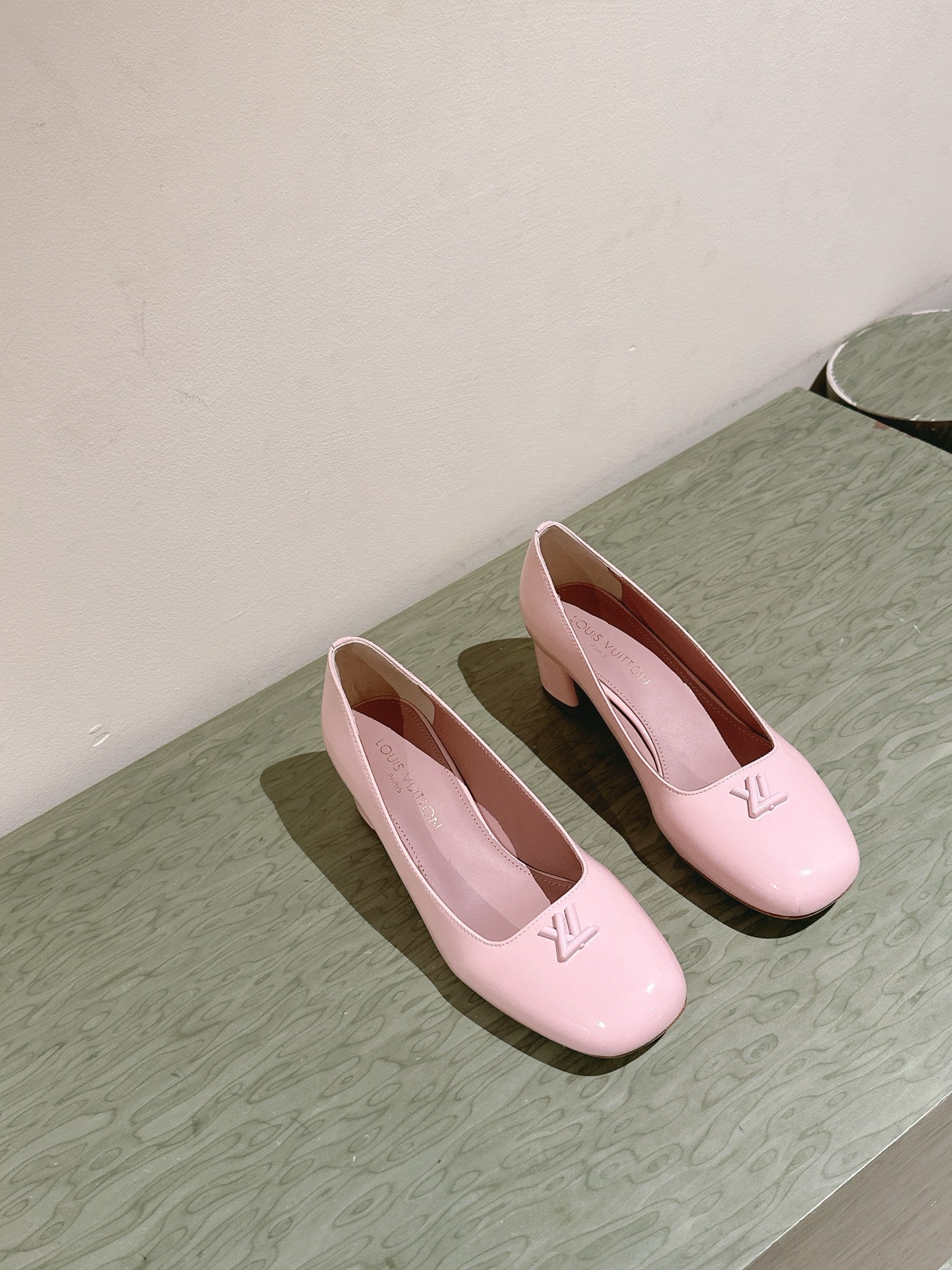 SWING HIGH PUMP 55 MM IN PALE PINK PATENT CALFSKIN - 35