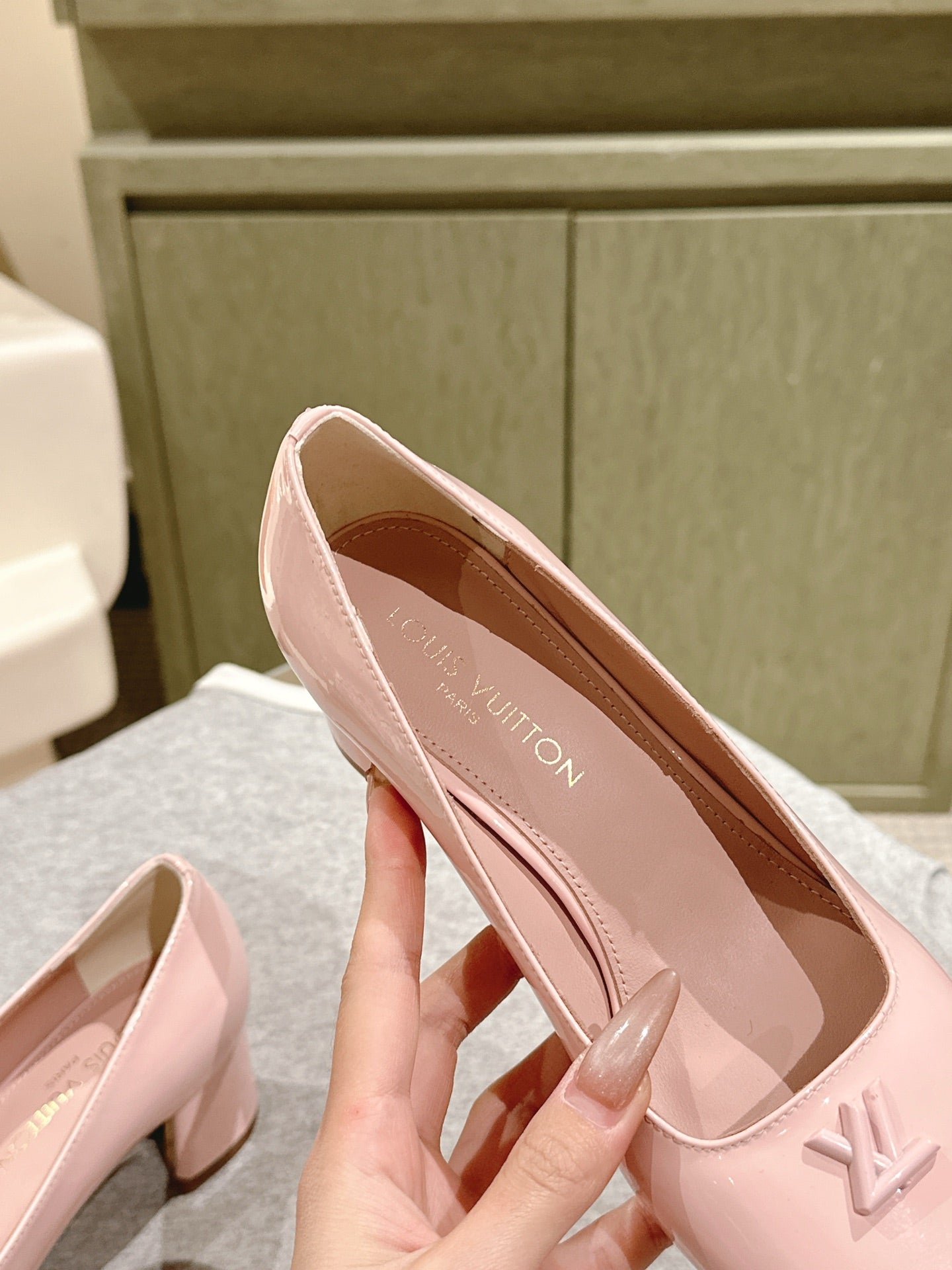 SWING HIGH PUMP 55 MM IN PALE PINK PATENT CALFSKIN - 35