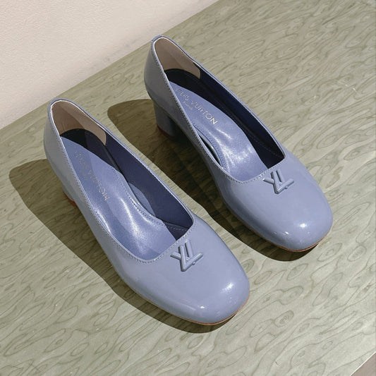 SWING HIGH PUMP 55 MM IN ICE BLUE PATENT CALFSKIN - 35