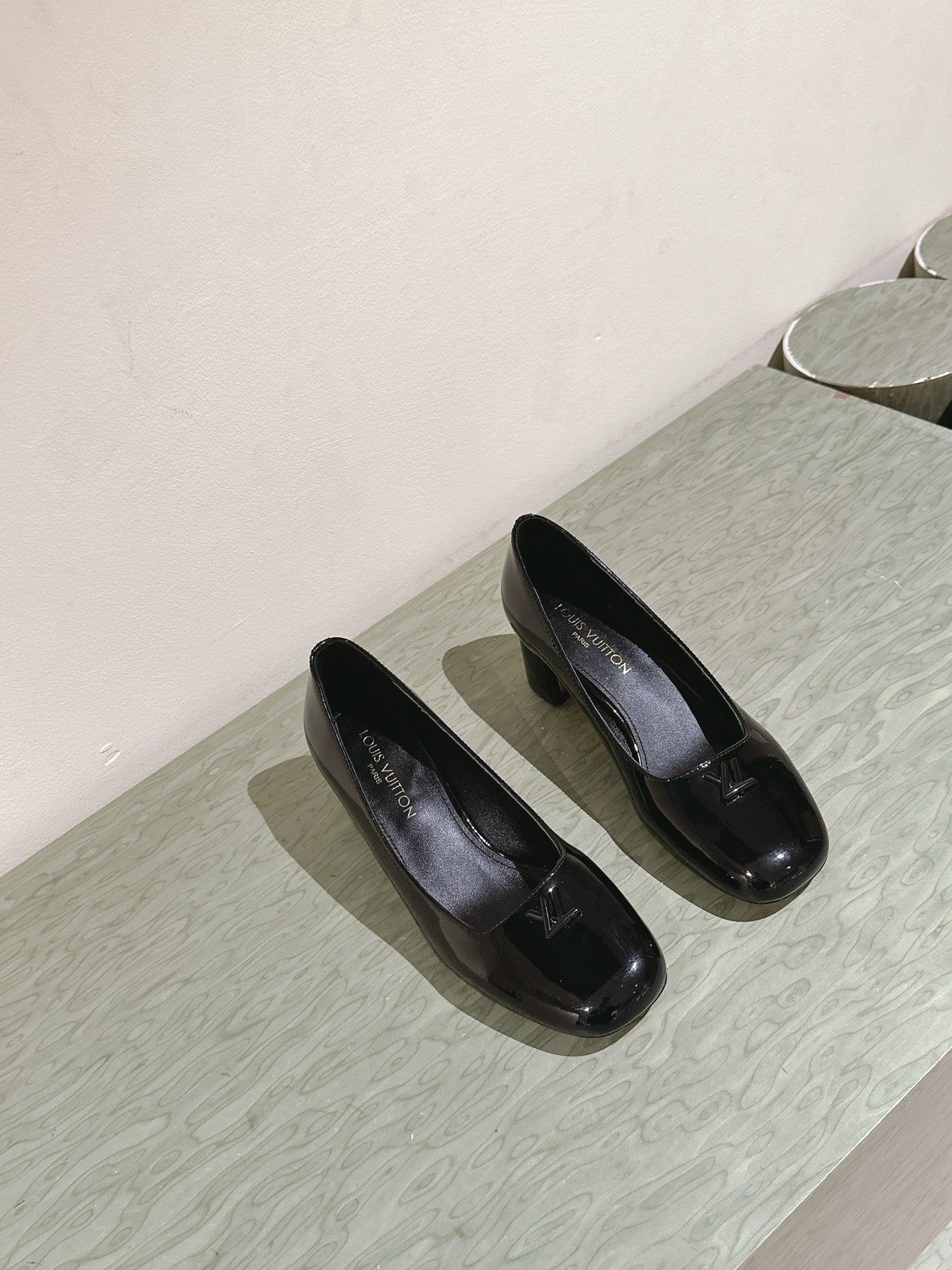 SWING HIGH PUMP 55 MM IN BLACK PATENT CALFSKIN - 35