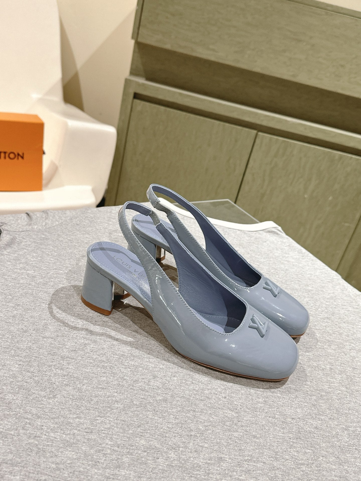 SWING SLINGBACK PUMP 55 MM IN ICE BLUE PATENT CALFSKIN - 35