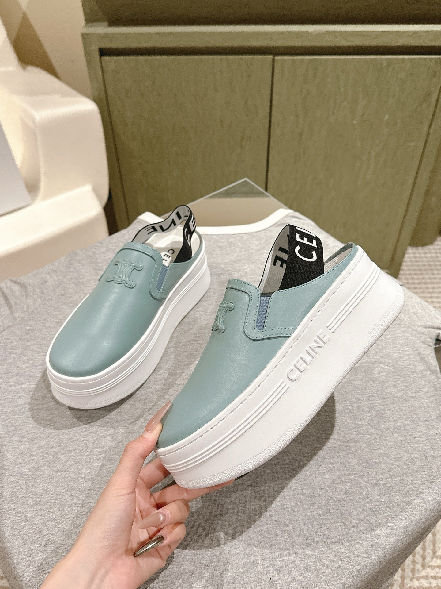 THICK-SOLED ELASTIC BACKLESS SHOES GRANNY SMITH BLUE SHINY CALFSKIN - 35