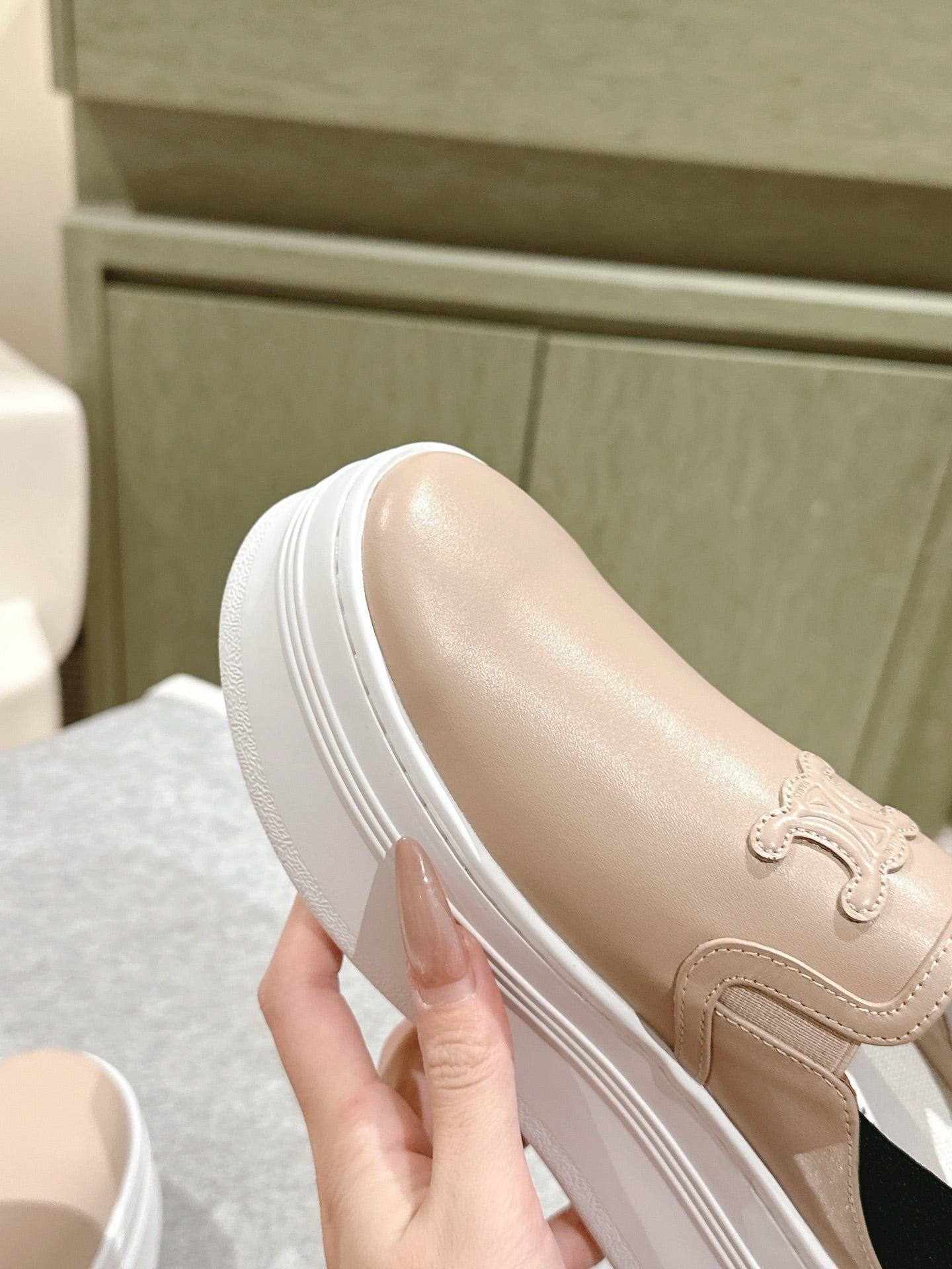 THICK-SOLED ELASTIC BACKLESS SHOES MONGOOSE BEIGE SHINY CALFSKIN - 35