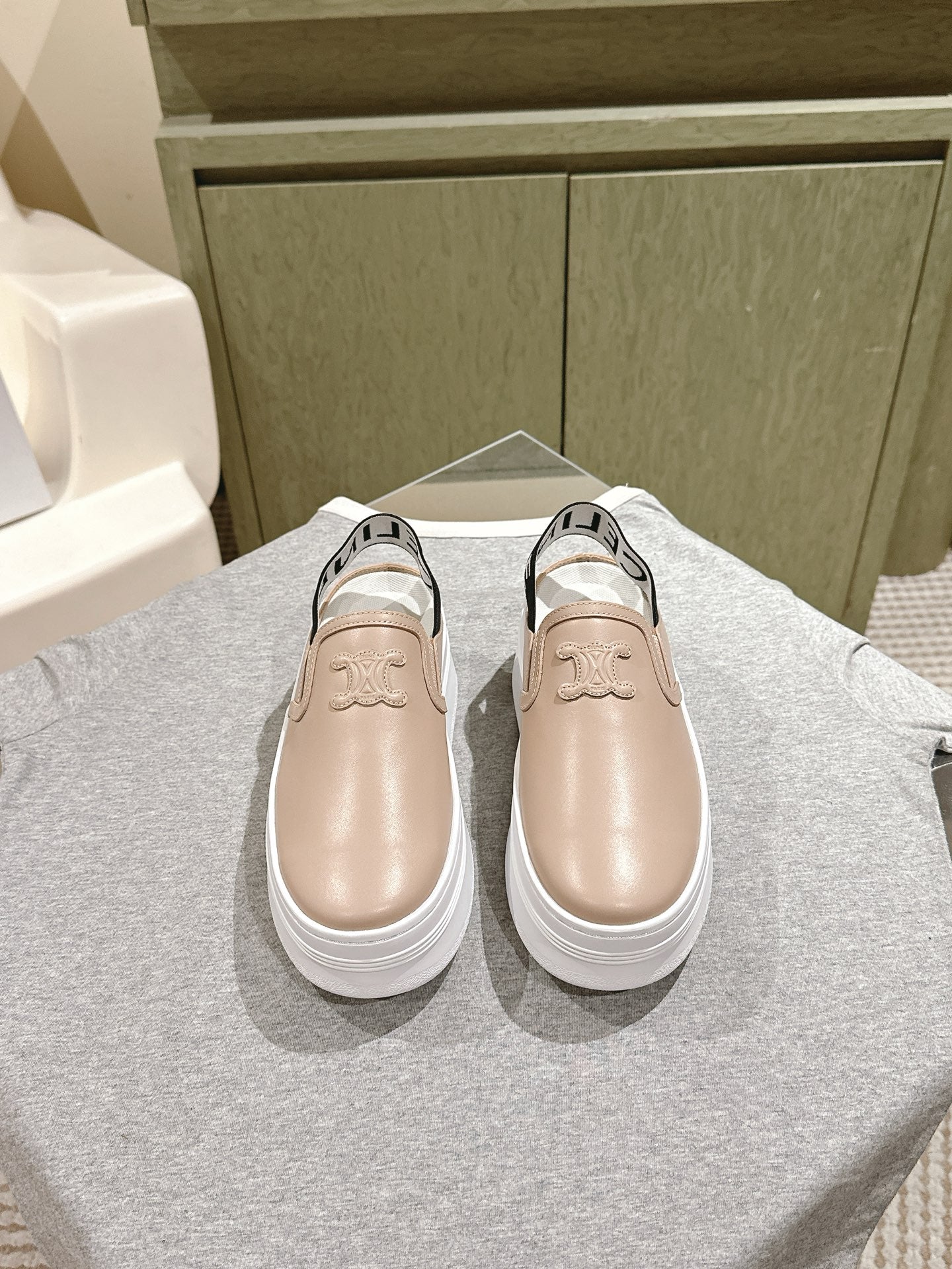 THICK-SOLED ELASTIC BACKLESS SHOES MONGOOSE BEIGE SHINY CALFSKIN - 35