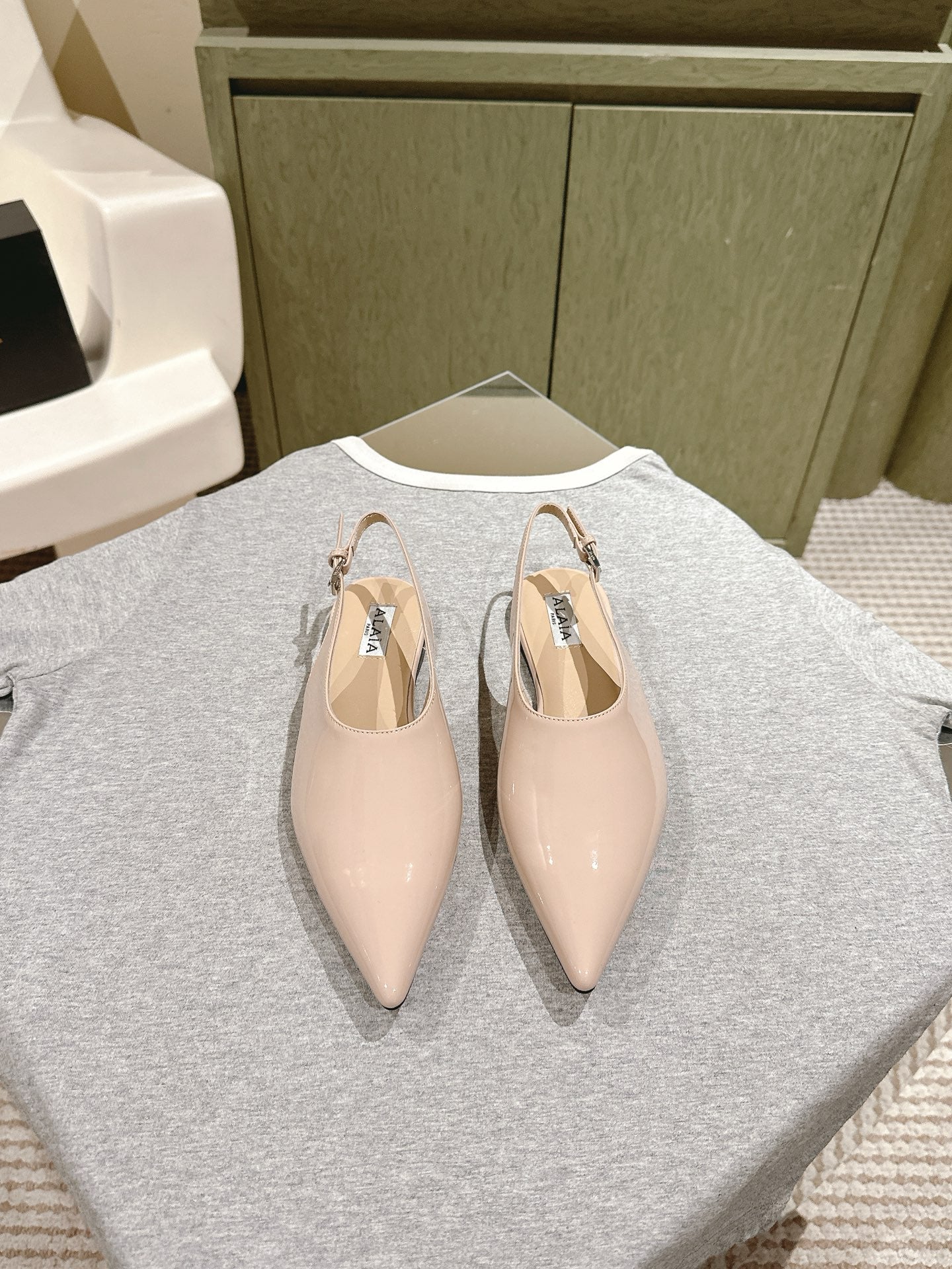 ALAIA SLINGBACK 25S IN LIGHT BEIGE PATENT LEATHER - 35