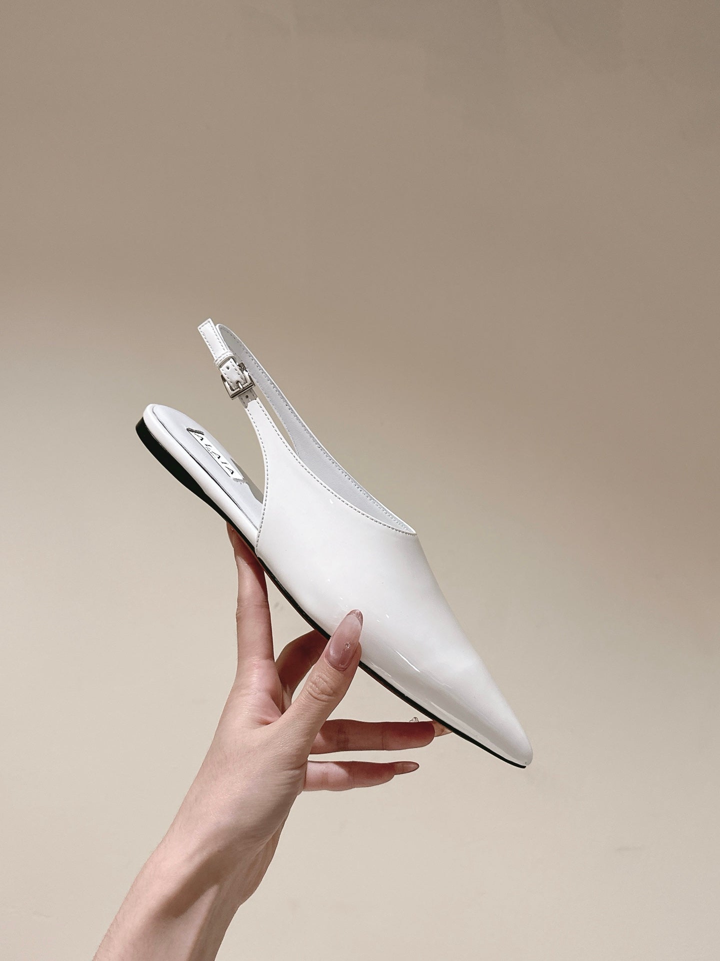 ALAIA SLINGBACK 25S IN WHITE PATENT LEATHER - 35