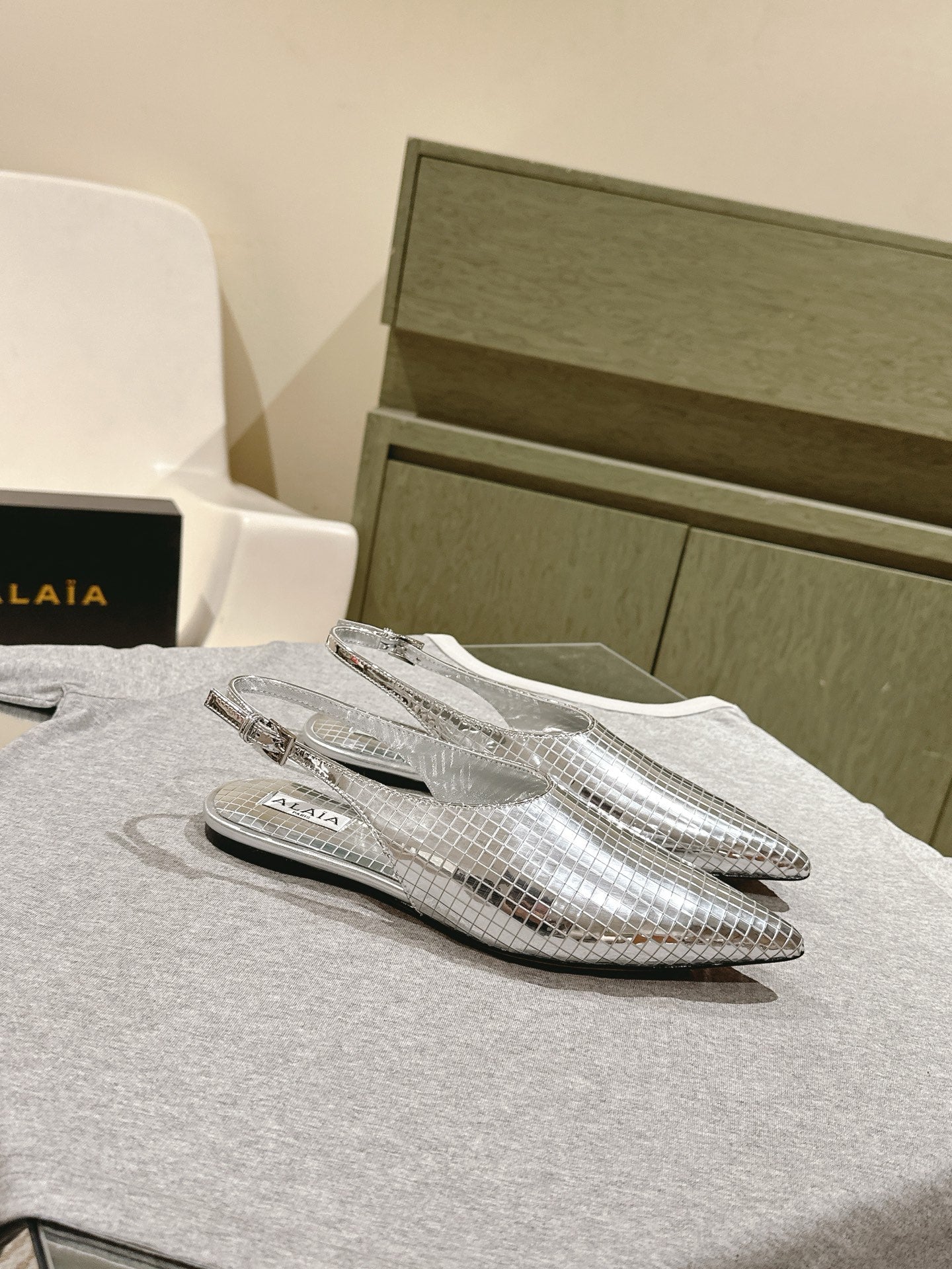 ALAIA SLINGBACK 25S IN SILVER PATENT LEATHER - 35
