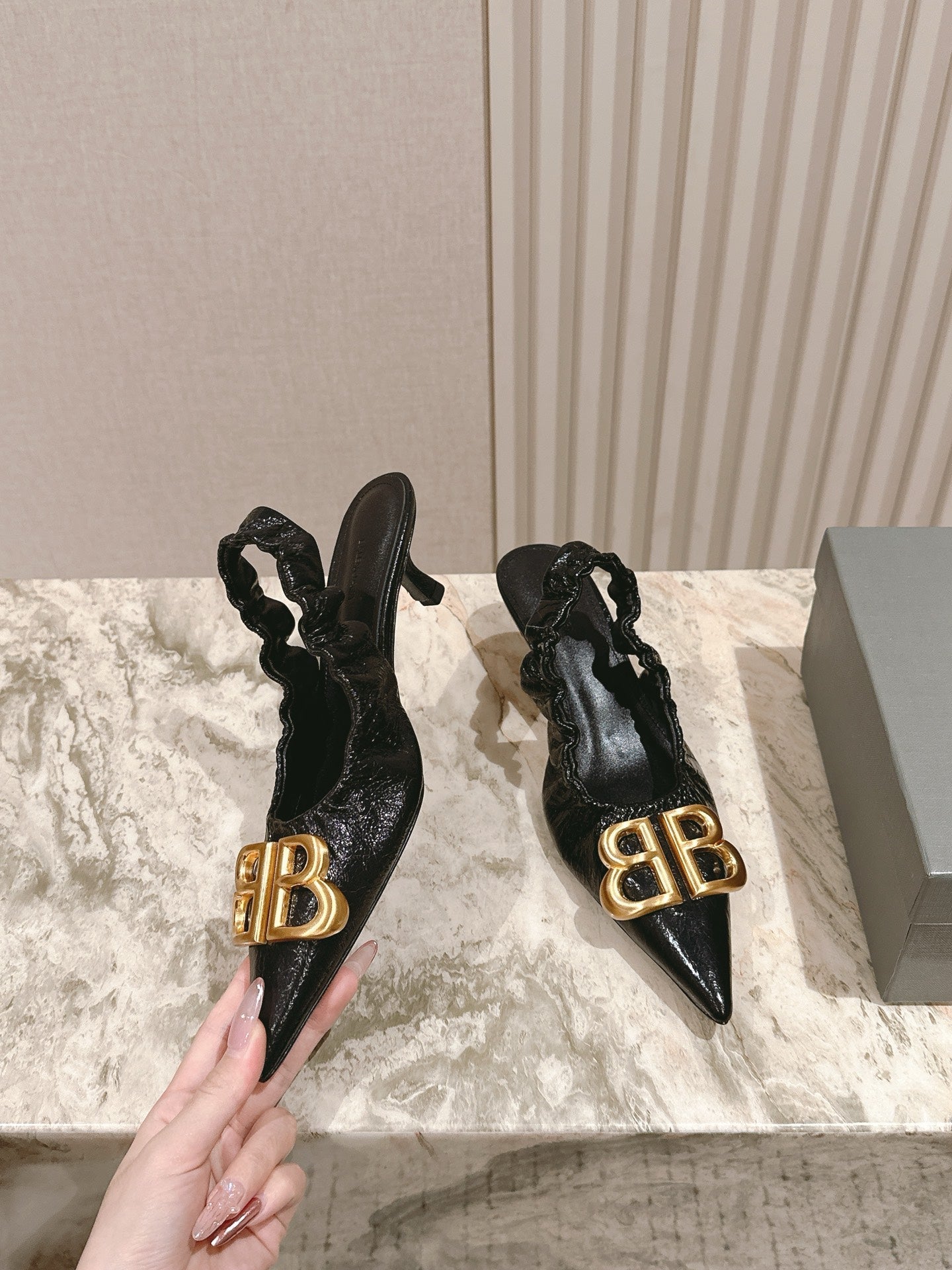 BALENCIAGA 25S HIGH SLINGBACK 45 MM IN BLACK LAMBSKIN WITH GOLD HARDWARE - 35