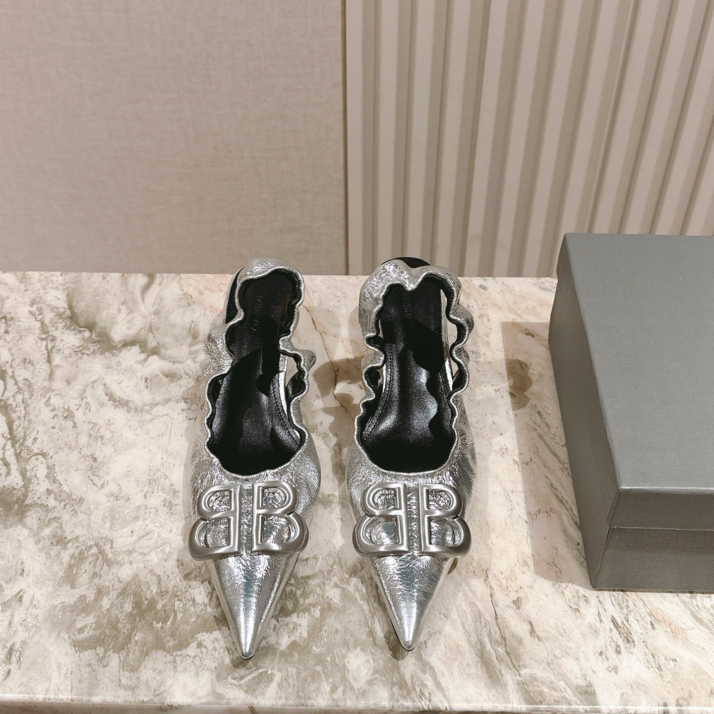 BALENCIAGA 25S HIGH SLINGBACK 45 MM IN SILVER LAMBSKIN WITH SILVER HARDWARE - 35