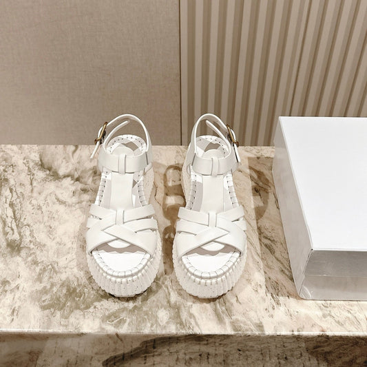 БОСОНІЖКИ CHLOÉ 26S НА ВИСОКИХ ПІДБОРАХ З БІЛОЇ ОВЕЧОЇ ШКІРИ