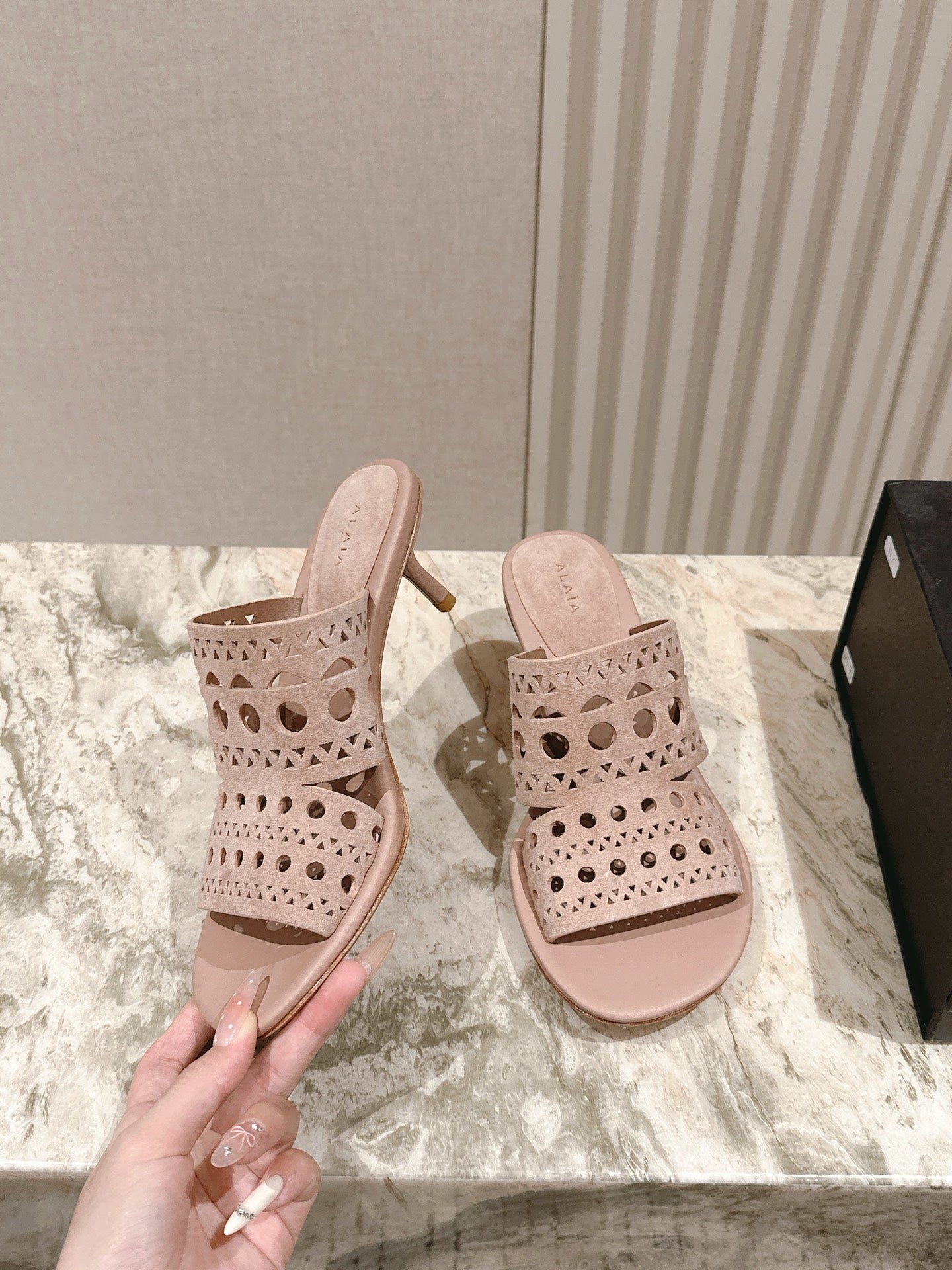 ALAIA HIGH HEEL CHUNKY TWO-STRAP 25S IN PINK BEIGE SUEDE - 35