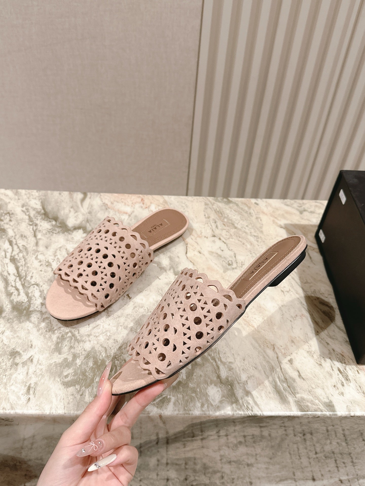 ALAIA PERFORATED SLIDE SANDALS 25S IN PINK BEIGE SUEDE - 35