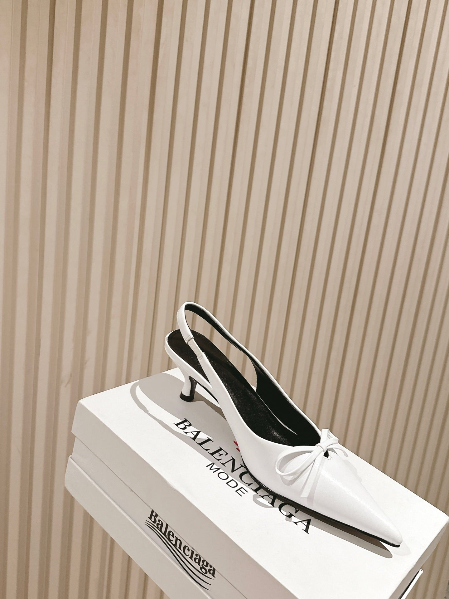BALENCIAGA 25S HIGH SLINGBACK IN WHITE CALFSKIN WITH SMALL BOW - 34 / 45 mm
