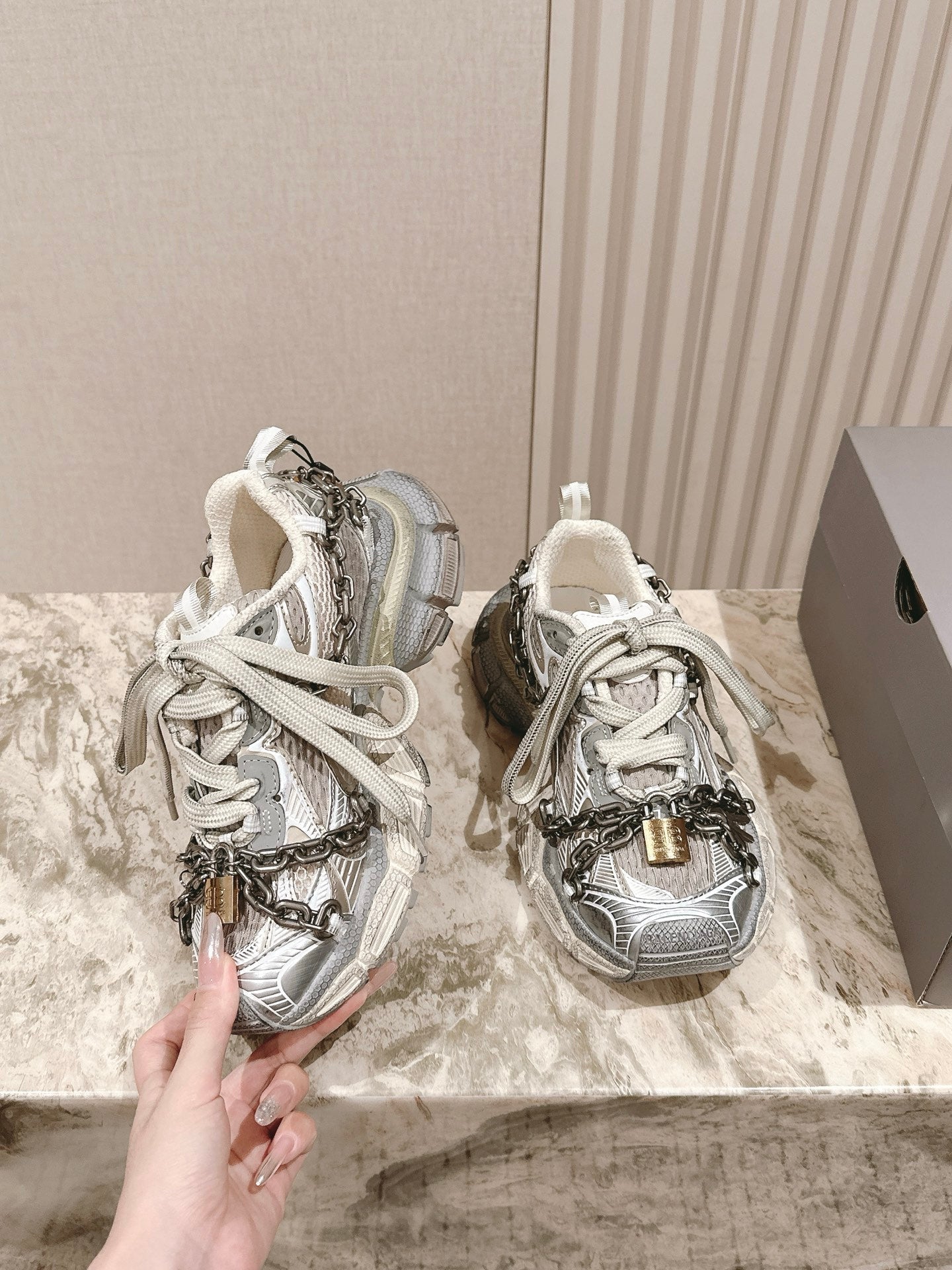 BALENCIAGA 25S 3XL SNEAKERS CHAIN-PADLOCK IN BEIGE MESH FABRIC AND SILVER PU - 35