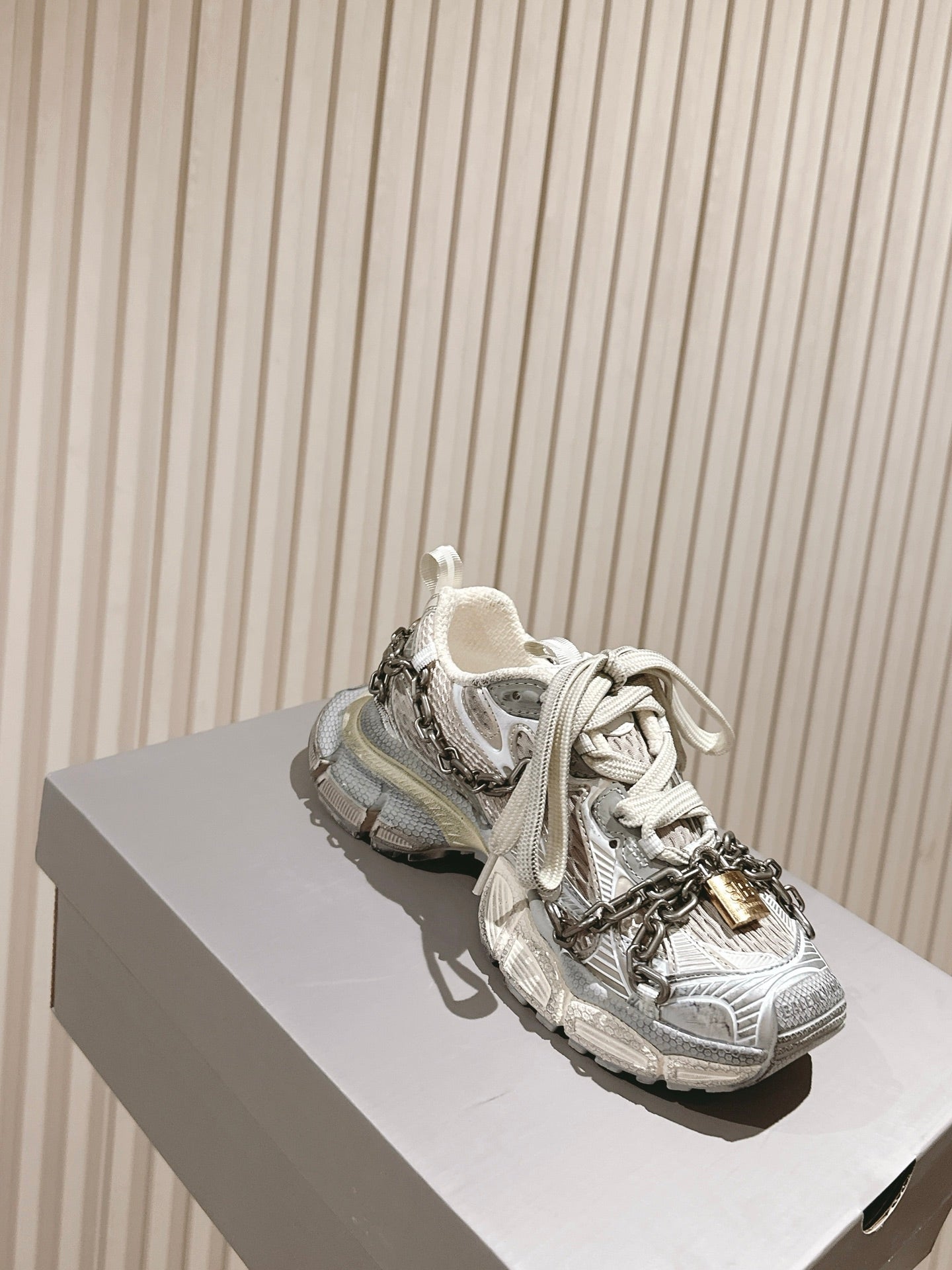 BALENCIAGA 25S 3XL SNEAKERS CHAIN-PADLOCK IN BEIGE MESH FABRIC AND SILVER PU - 35