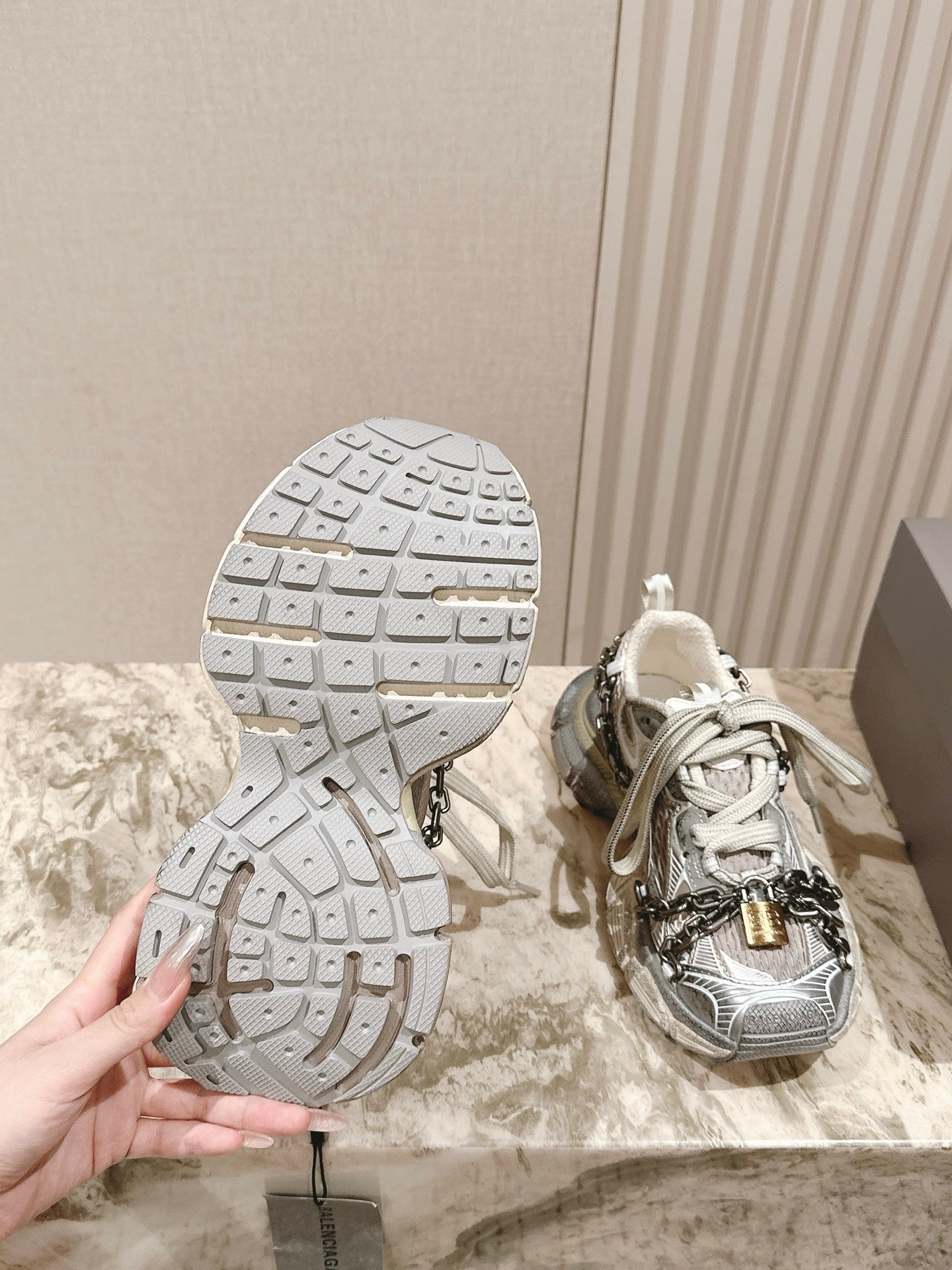 BALENCIAGA 25S 3XL SNEAKERS CHAIN-PADLOCK IN BEIGE MESH FABRIC AND SILVER PU - 35