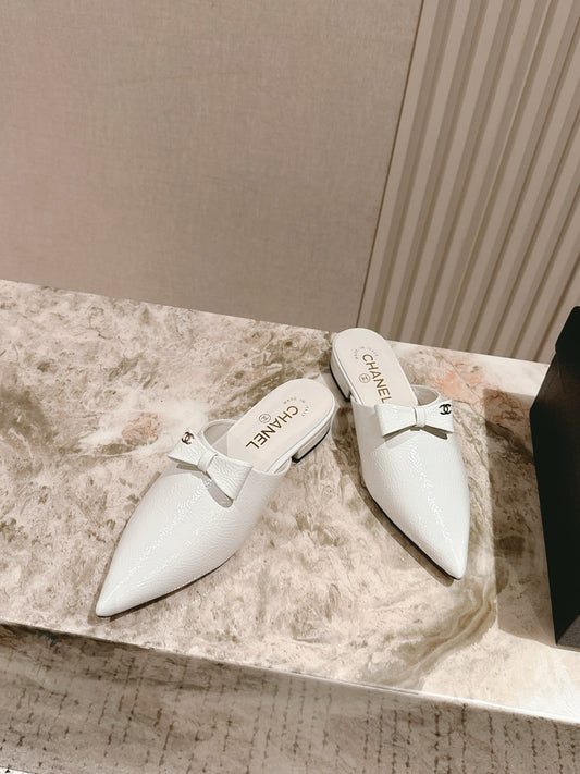 CC FLAT MULES 25S IN WHITE PATENT LEATHER - 35