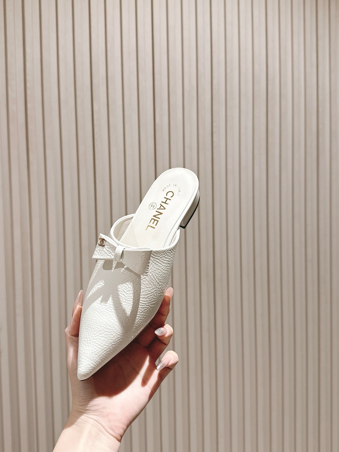 CC FLAT MULES 25S IN WHITE PATENT LEATHER - 35