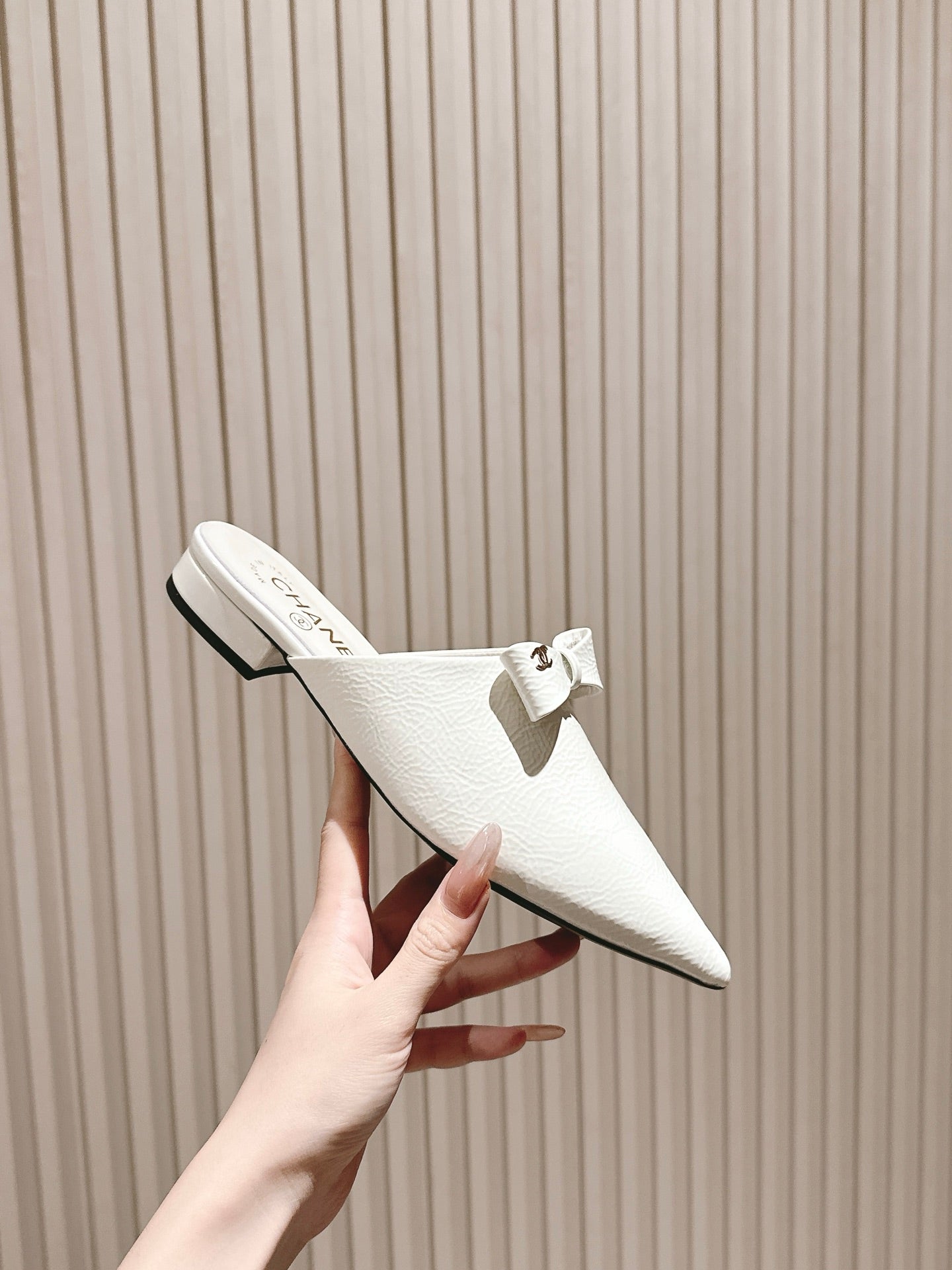 CC FLAT MULES 25S IN WHITE PATENT LEATHER - 35