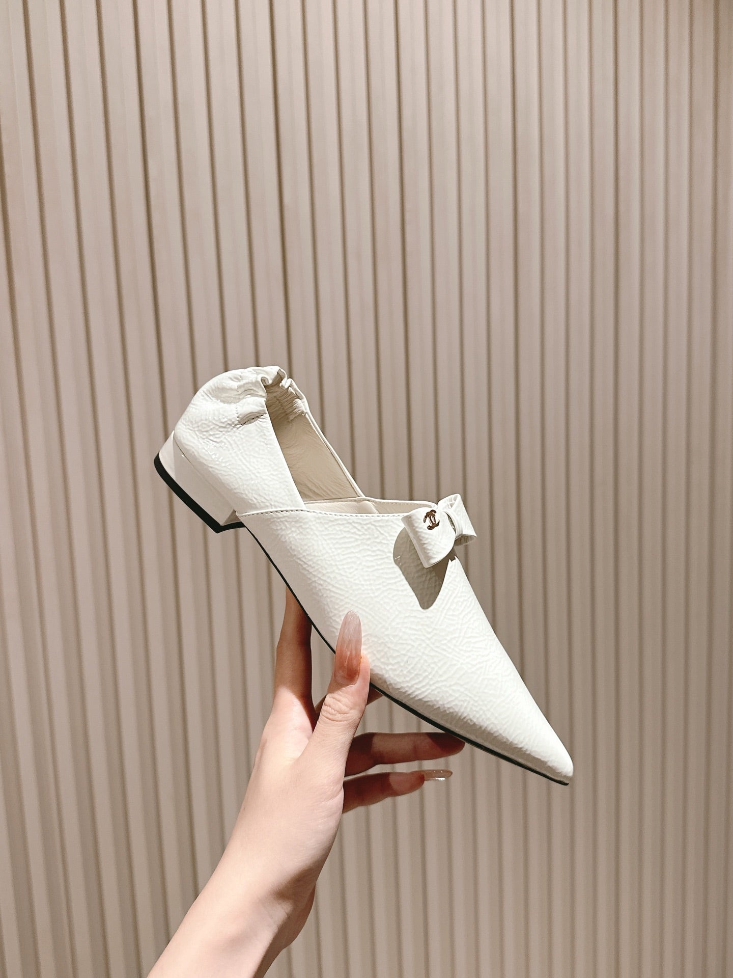 CC FLATS 25S IN WHITE PATENT LEATHER - 35