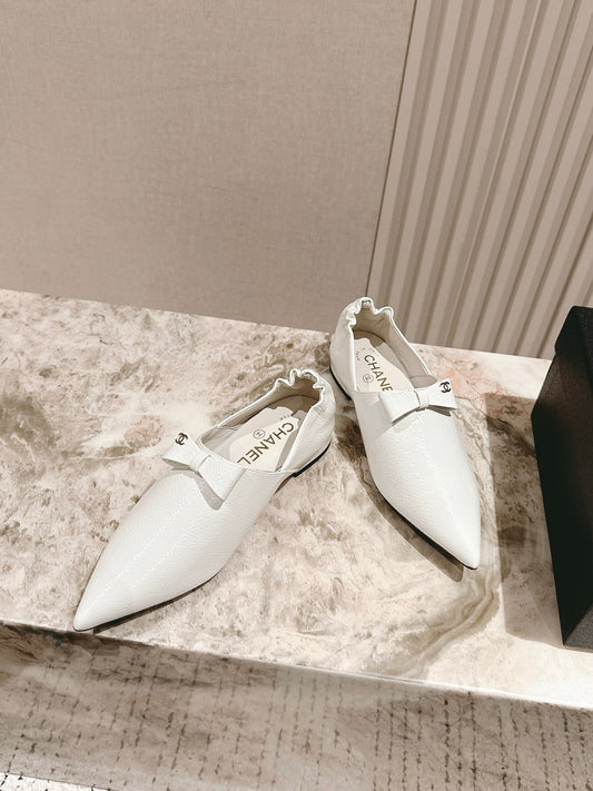 CC FLATS 25S IN WHITE PATENT LEATHER - 35