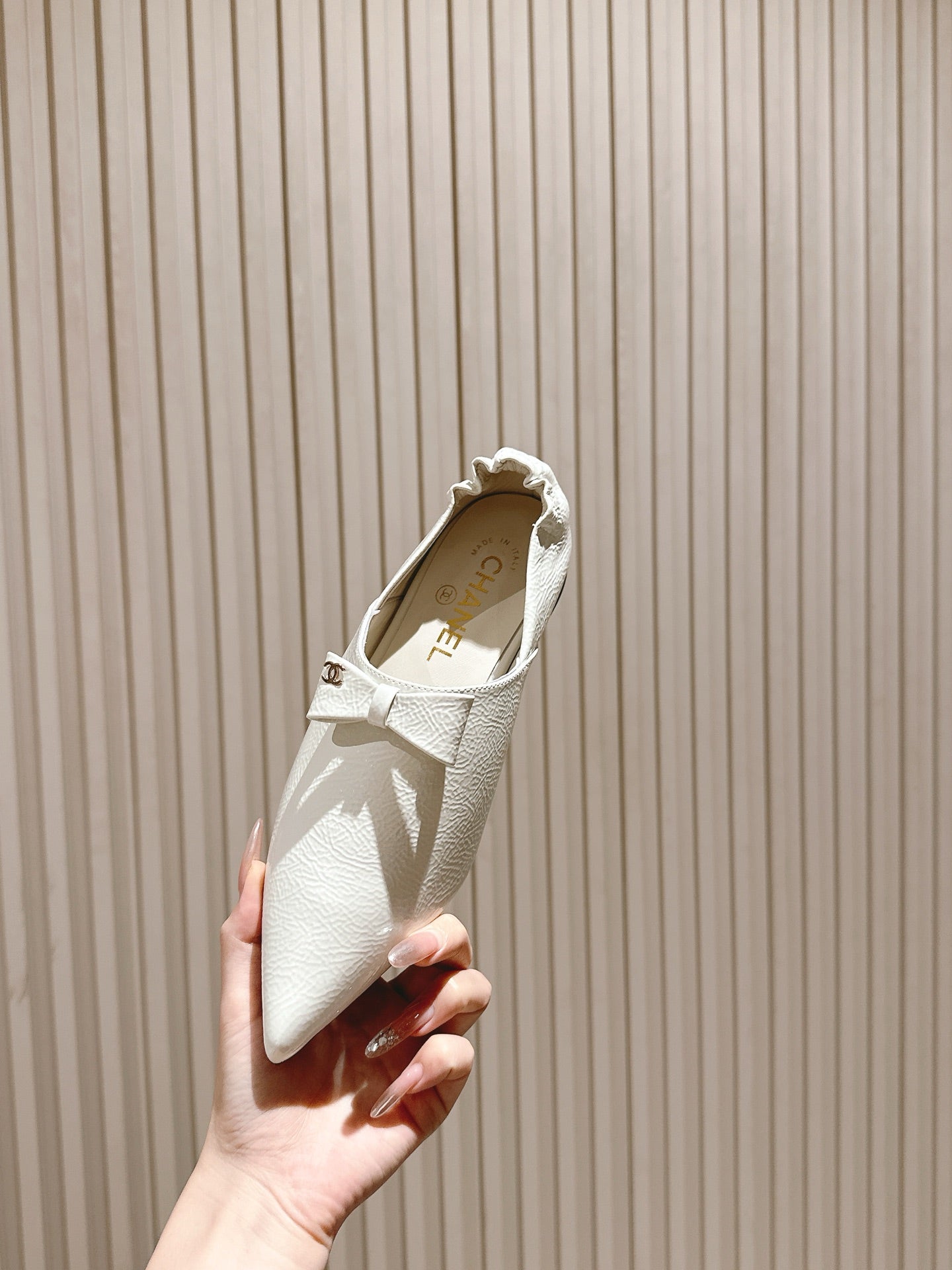 CC FLATS 25S IN WHITE PATENT LEATHER - 35