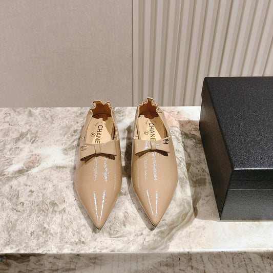 CC FLATS 25S IN BEIGE PATENT LEATHER - 35