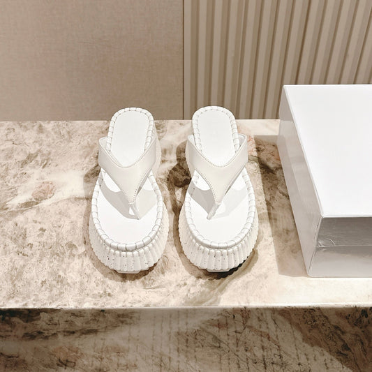 В'єтнамки CHLOÉ 26S на платформі з білої овечої шкіри
