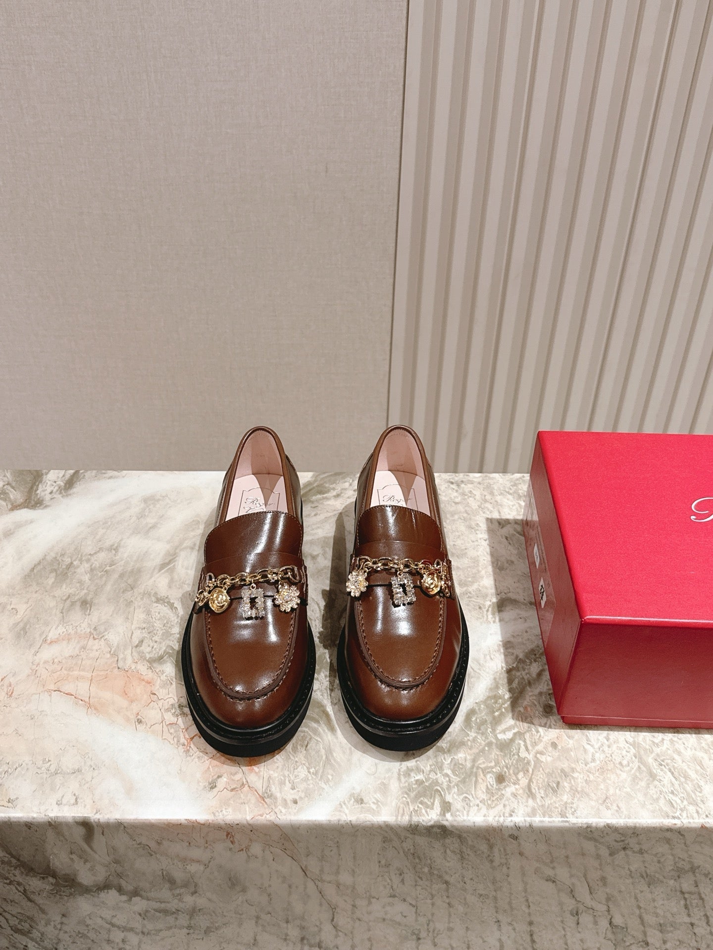 ROGER VIVIER 25S RANGERS CHAIN LOAFER IN DARK BROWN CALFSKIN - 35