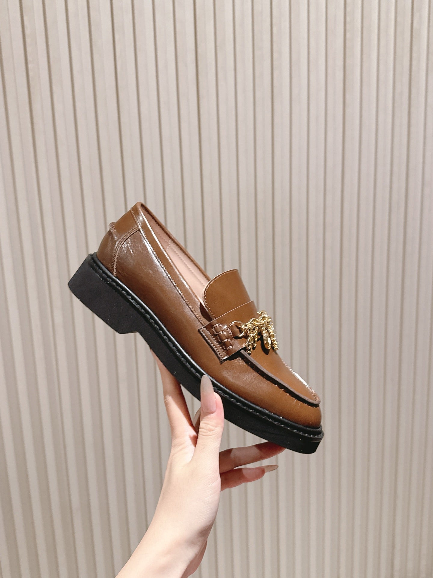 ROGER VIVIER 25S RANGERS CHAIN LOAFER IN DARK BROWN CALFSKIN - 35