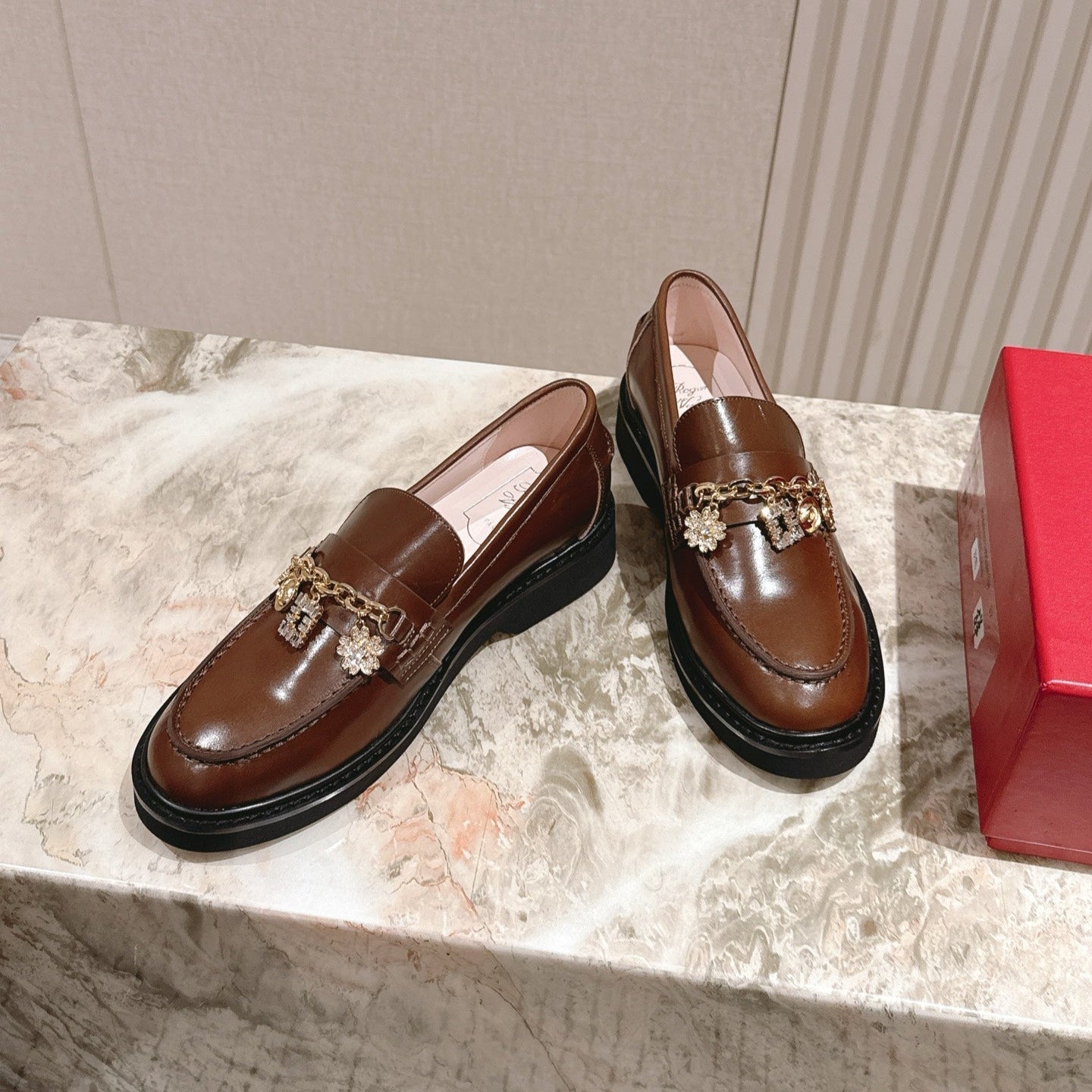 ROGER VIVIER 25S RANGERS CHAIN LOAFER IN DARK BROWN CALFSKIN - 35