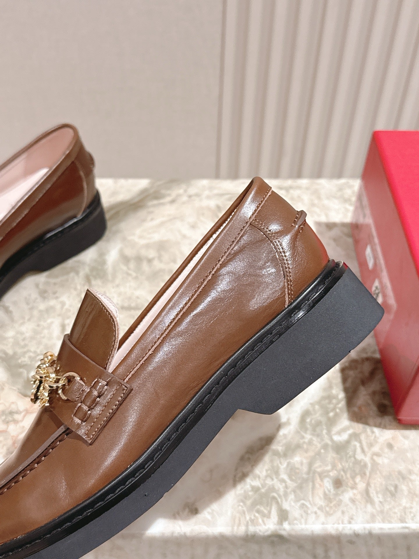 ROGER VIVIER 25S RANGERS CHAIN LOAFER IN DARK BROWN CALFSKIN - 35