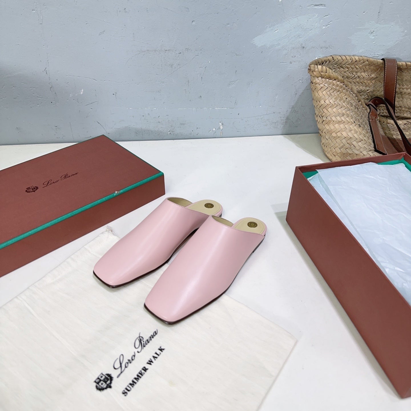 FLAT BUBBLE IN PASTEL PINK LAMBSKIN - 35