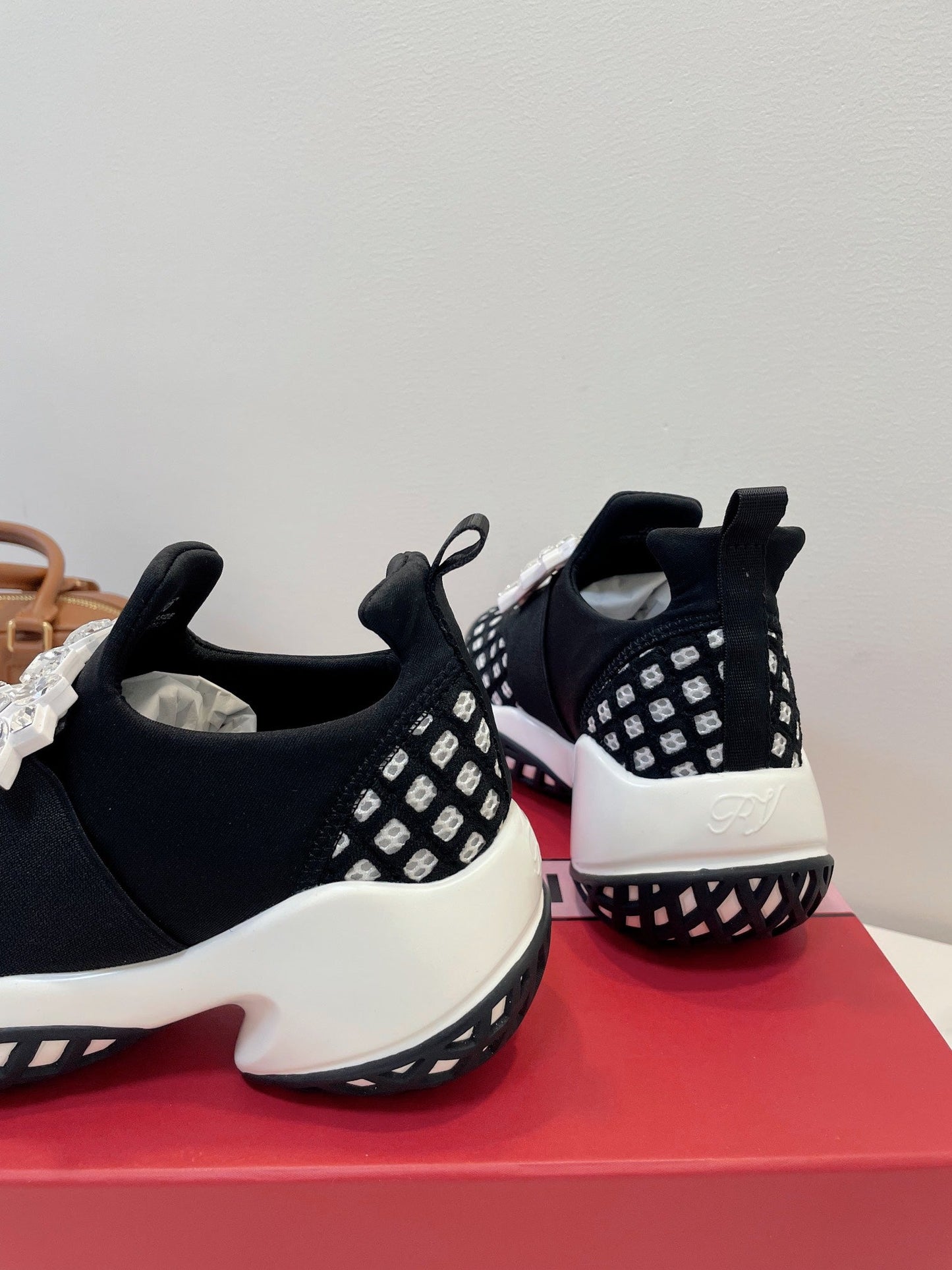 VIV' RUN SNEAKERS IN BLACK AND WHITE TECHNICAL FABRICS TRASS BUCKLE - 35