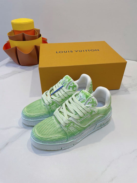 LV TRAINER MAXI SNEAKER IN GREEN PASTEL EMBOSSED CALFSKIN - 35