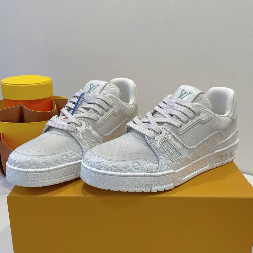 LV TRAINER MAXI SNEAKER IN WHITE EMBOSSED CALFSKIN - 35