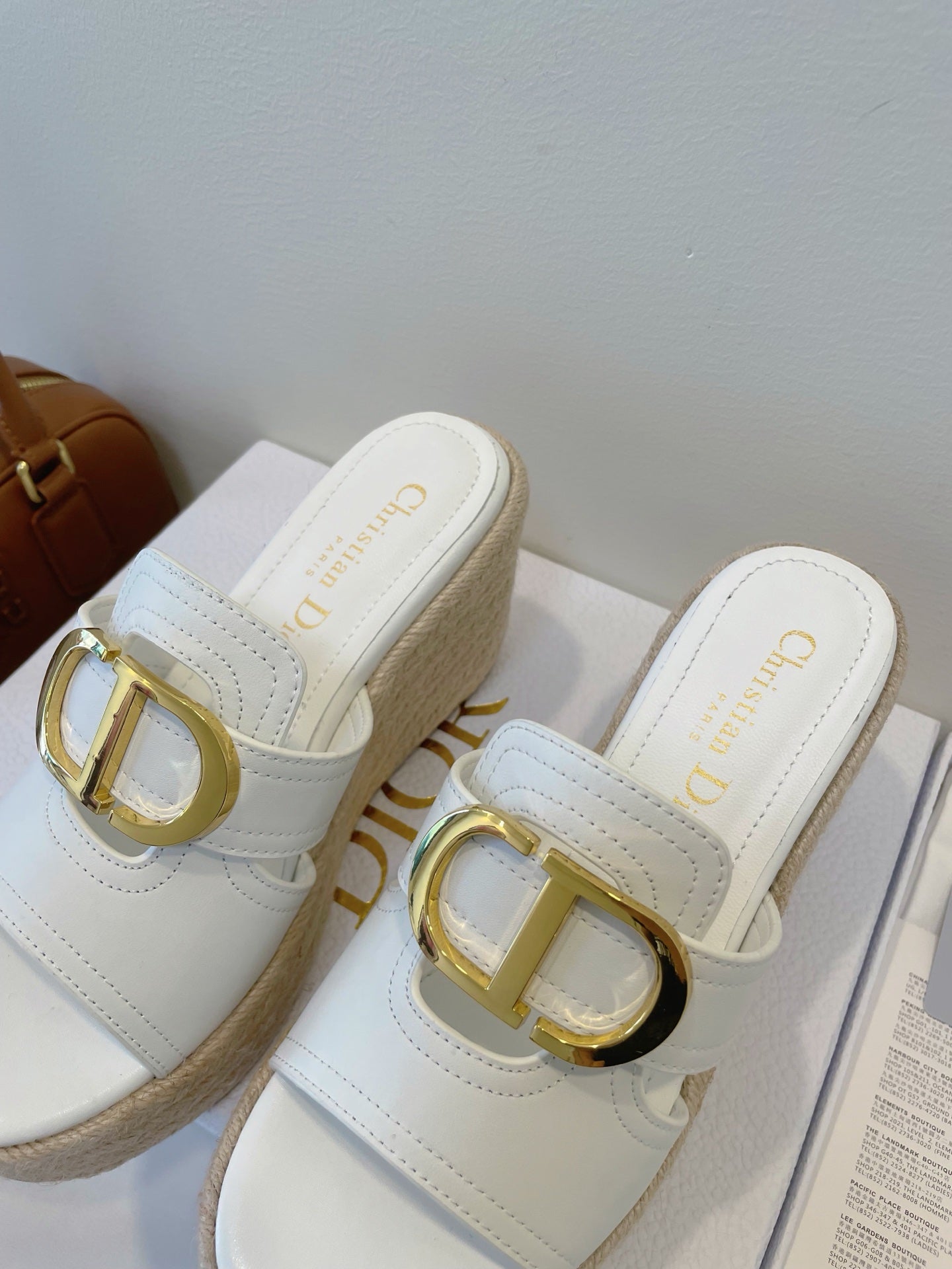 MONTAIGNE WEDGE SLIDE 95MM IN WHITE CALFSKIN - 35