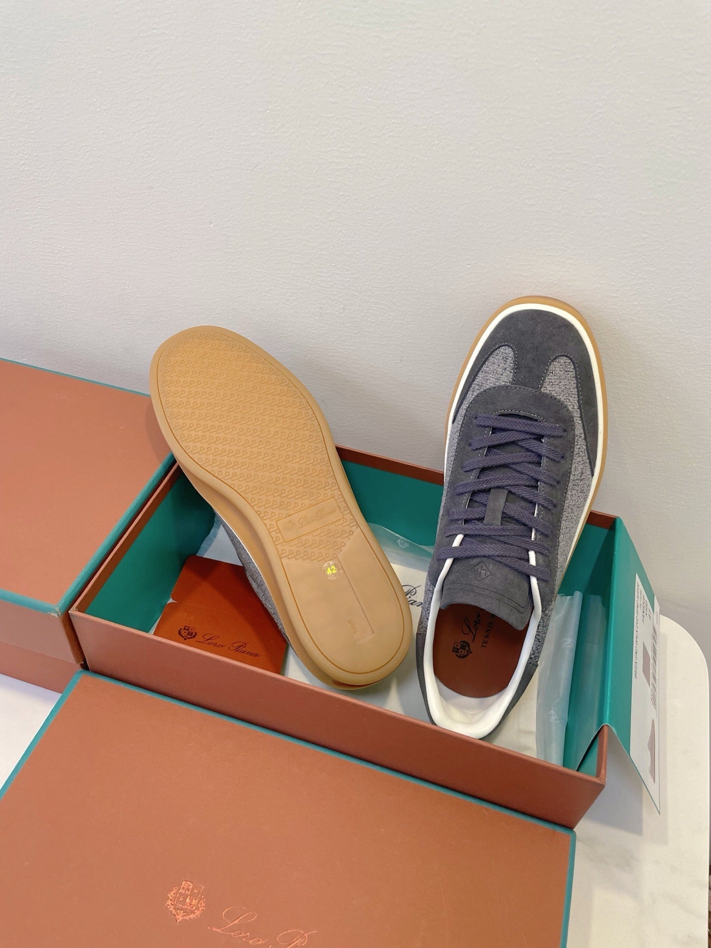 SNEAKERS IN DARK GREY SUEDE WITH CANVAS - 35