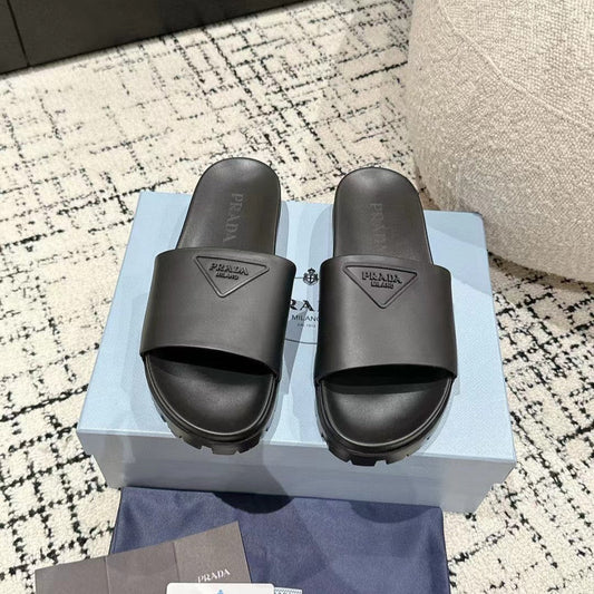 PRADA 25S RUBBER SLIDE IN CHARCOAL CALFSKIN WITH LOGO - 35