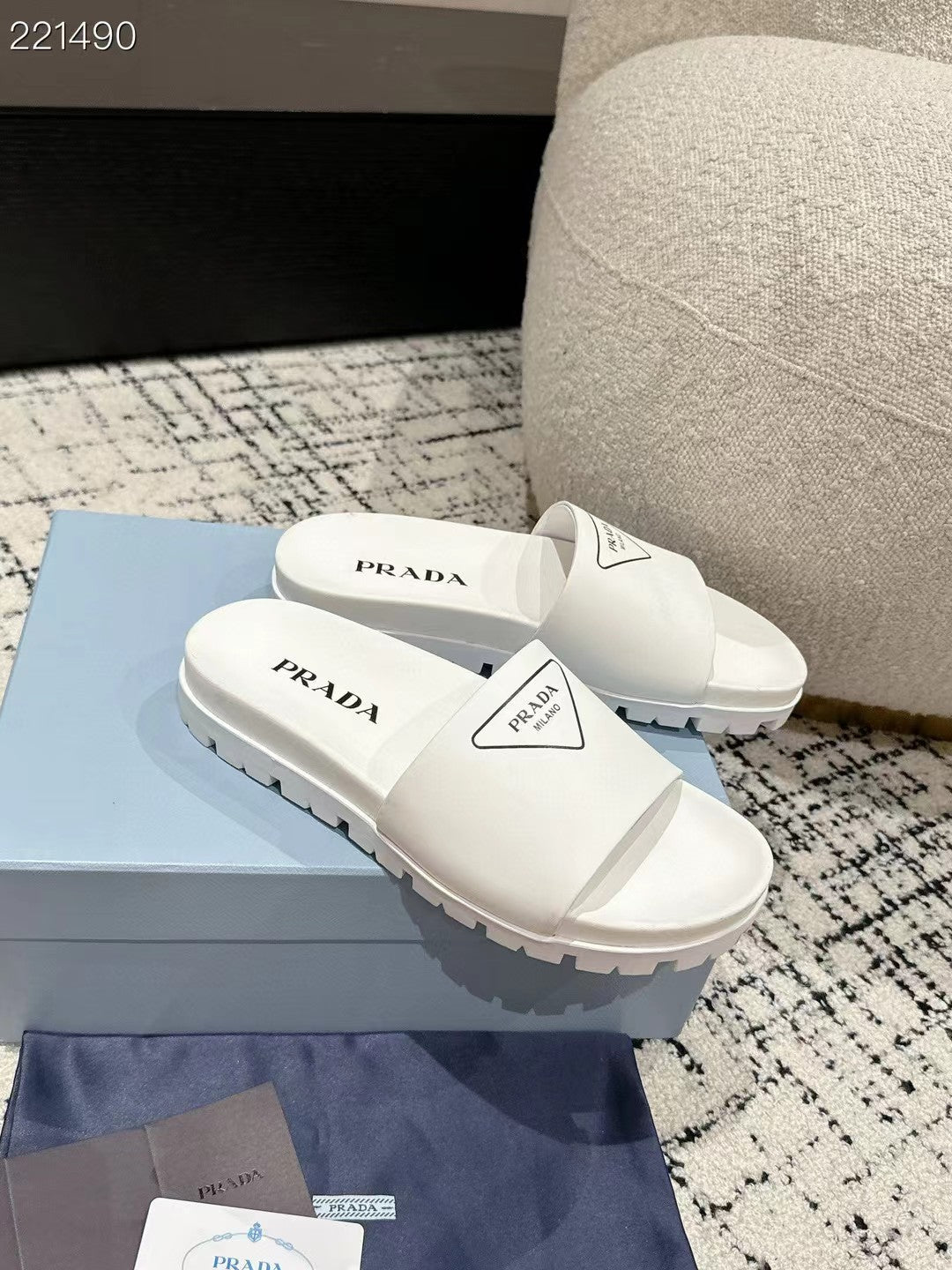 PRADA 25S RUBBER SLIDE IN WHITE CALFSKIN WITH LOGO - 35