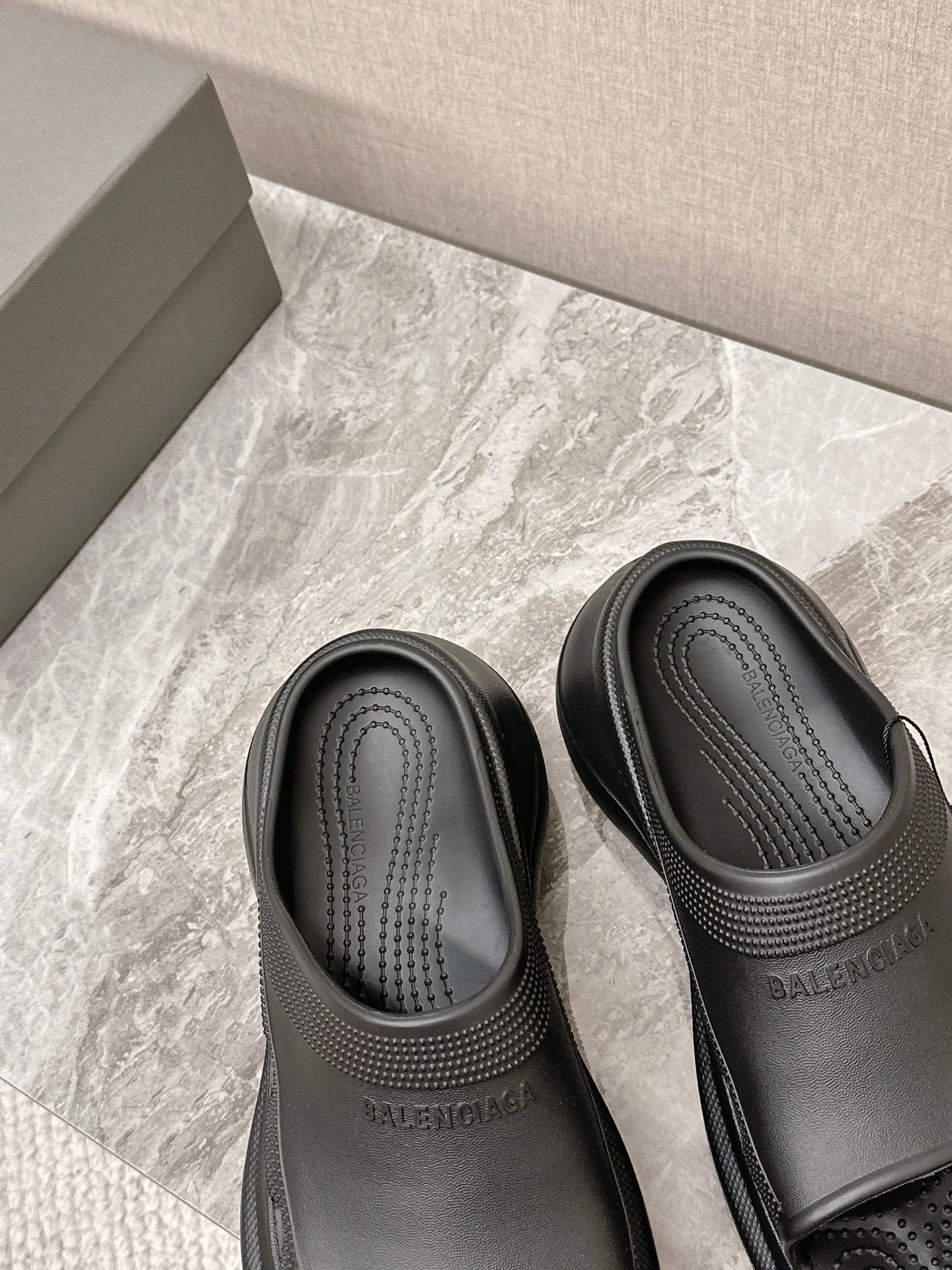 POOL CROCS SLIDE SANDAL IN BLACK RUBBER - 35