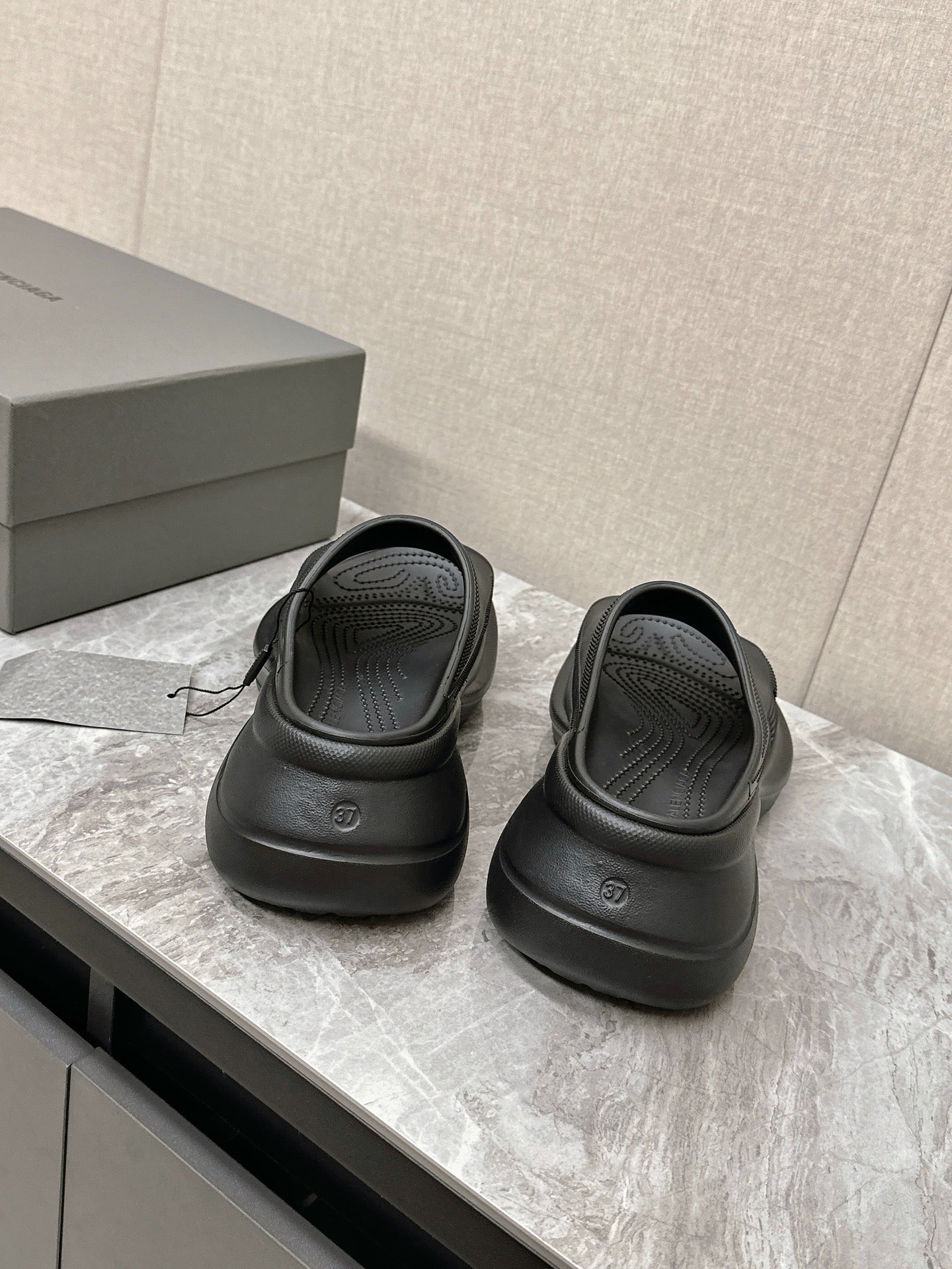 POOL CROCS SLIDE SANDAL IN BLACK RUBBER - 35