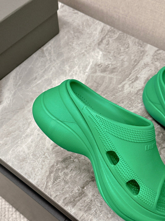 ШЛЬОПАНЦІ POOL CROCS З ЗЕЛЕНОЇ ҐУМИ - 35