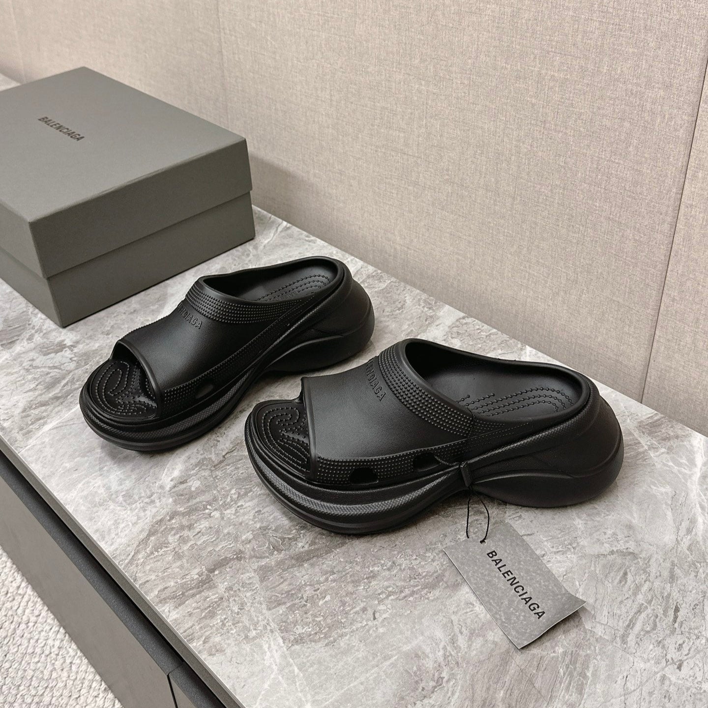 POOL CROCS SLIDE SANDAL IN BLACK RUBBER - 35